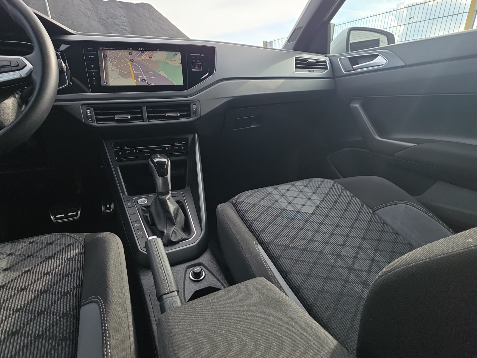 VW Polo 1.0 TSI R-Line DSG-image-12