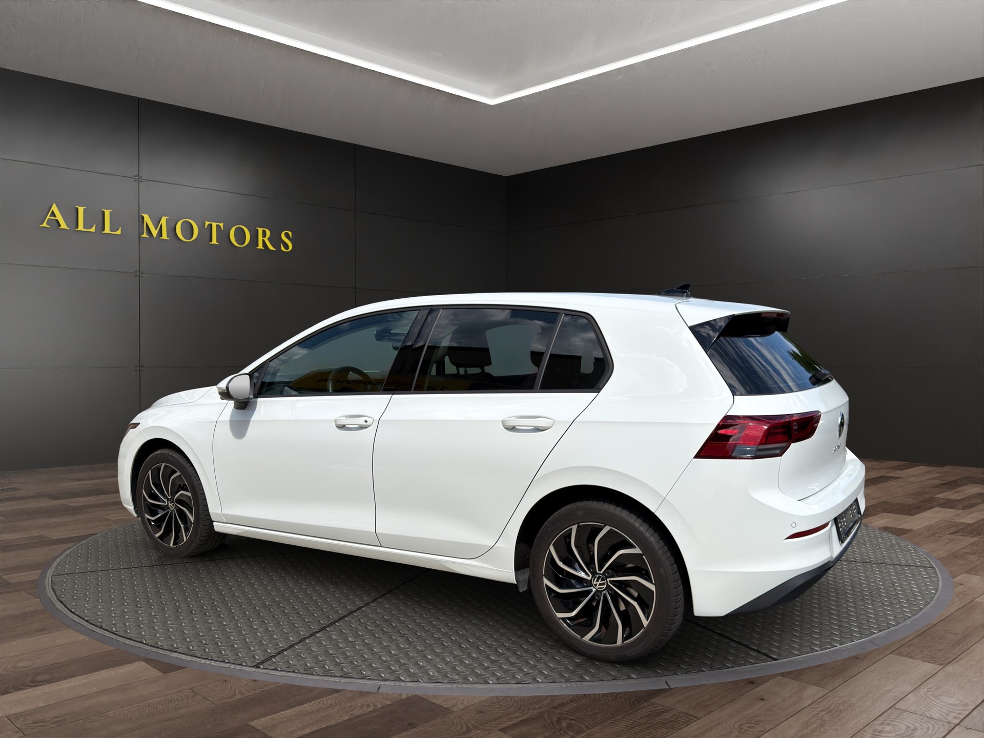 VW Golf 1.5 e TSI ACT Life DSG-image-4