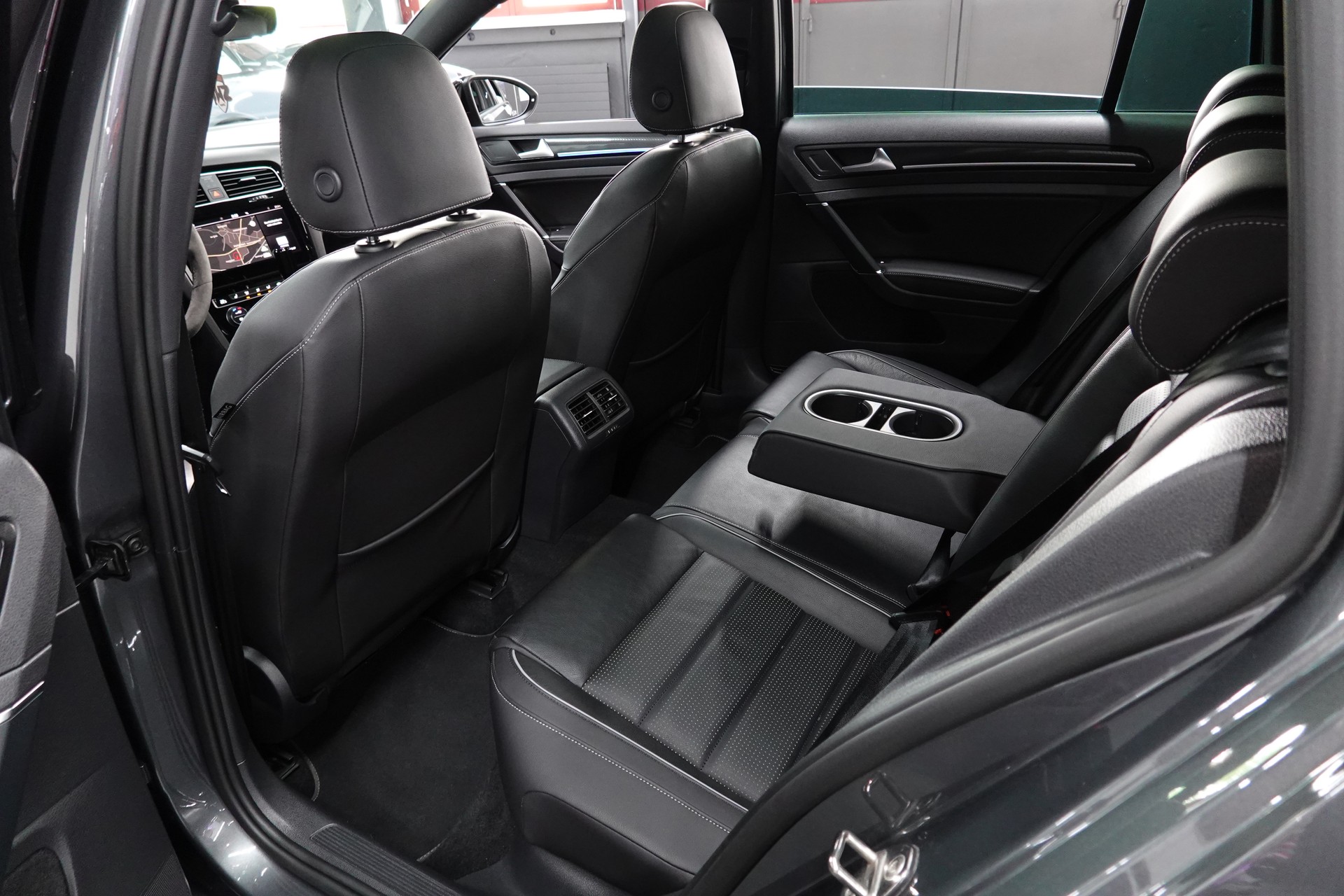 VW GOLF VARIANT 2.0 TSI R 4MOTION DSG DEEP ON TOP-image-31