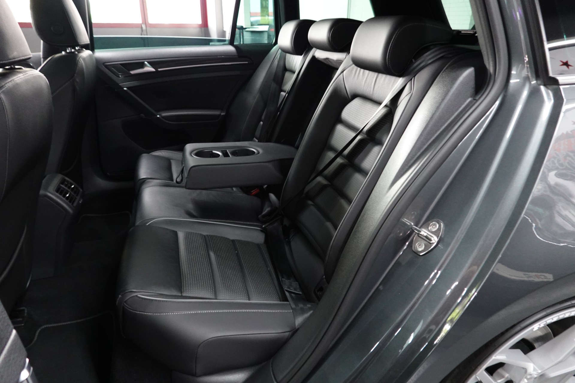 VW GOLF VARIANT 2.0 TSI R 4MOTION DSG DEEP ON TOP-image-32