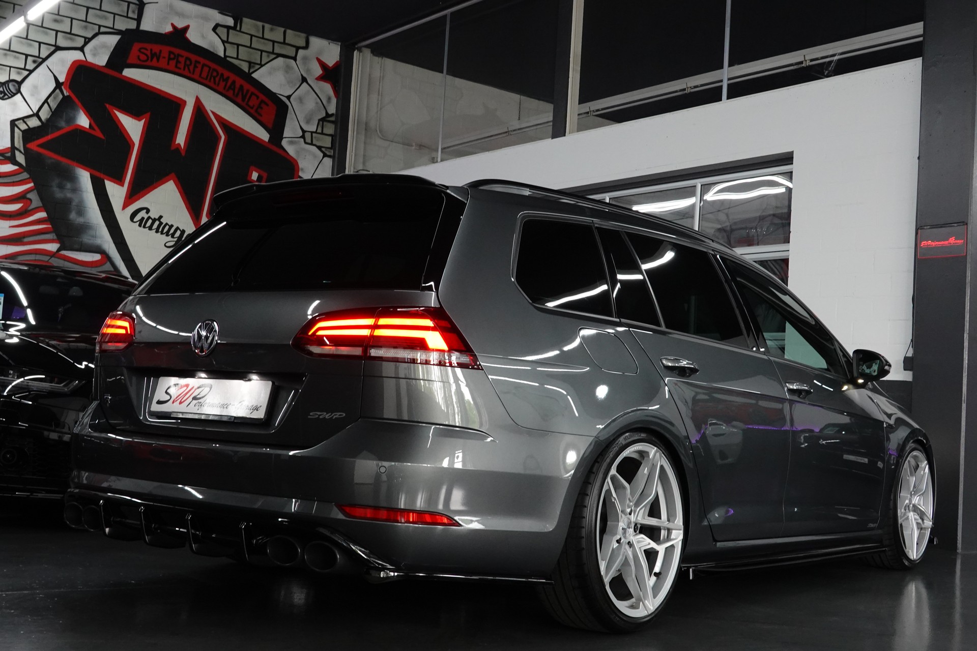 VW GOLF VARIANT 2.0 TSI R 4MOTION DSG DEEP ON TOP-image-21