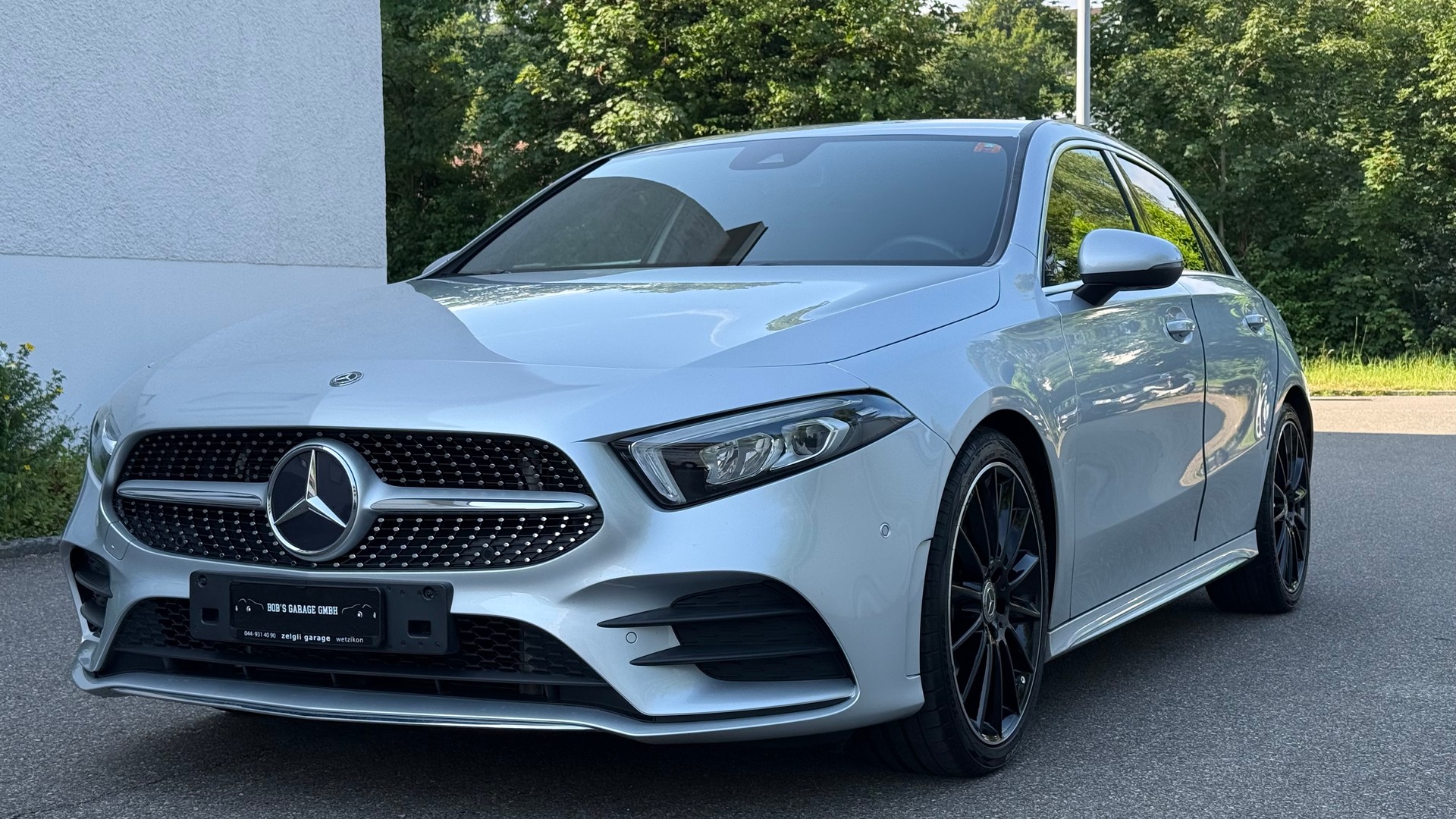 MERCEDES-BENZ A 220 AMG Line 7G-DCT-image-2