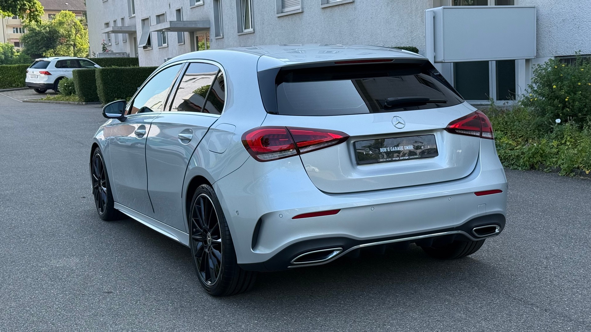 MERCEDES-BENZ A 220 AMG Line 7G-DCT-image-10