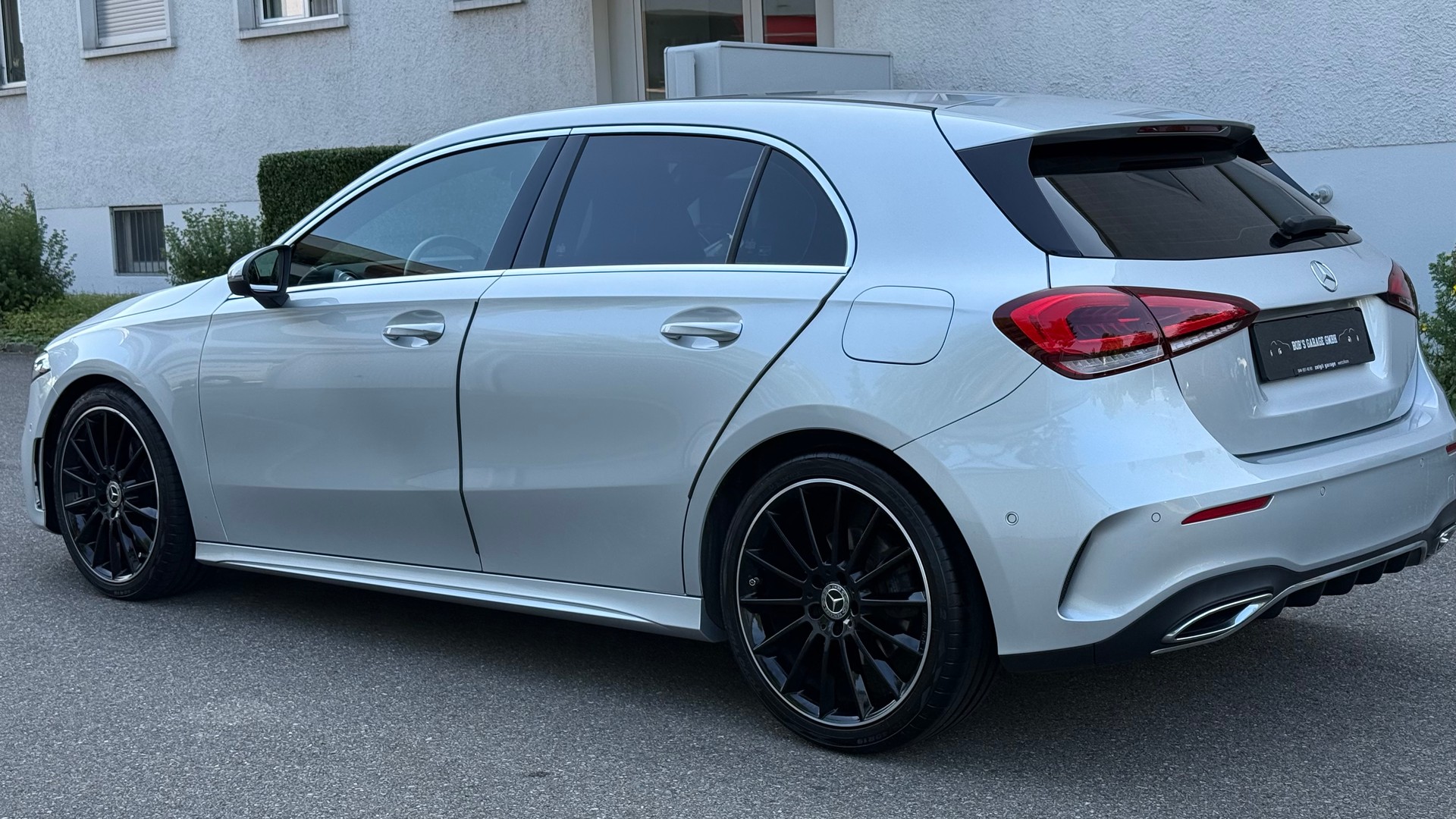 MERCEDES-BENZ A 220 AMG Line 7G-DCT-image-11
