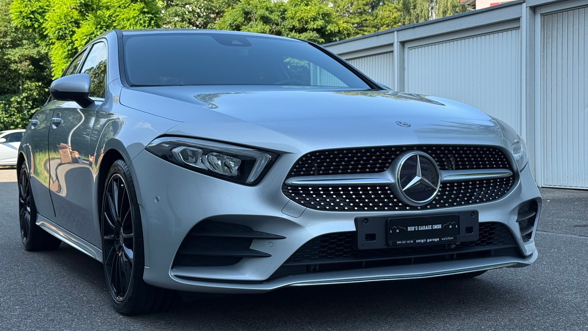 MERCEDES-BENZ A 220 AMG Line 7G-DCT-image-5