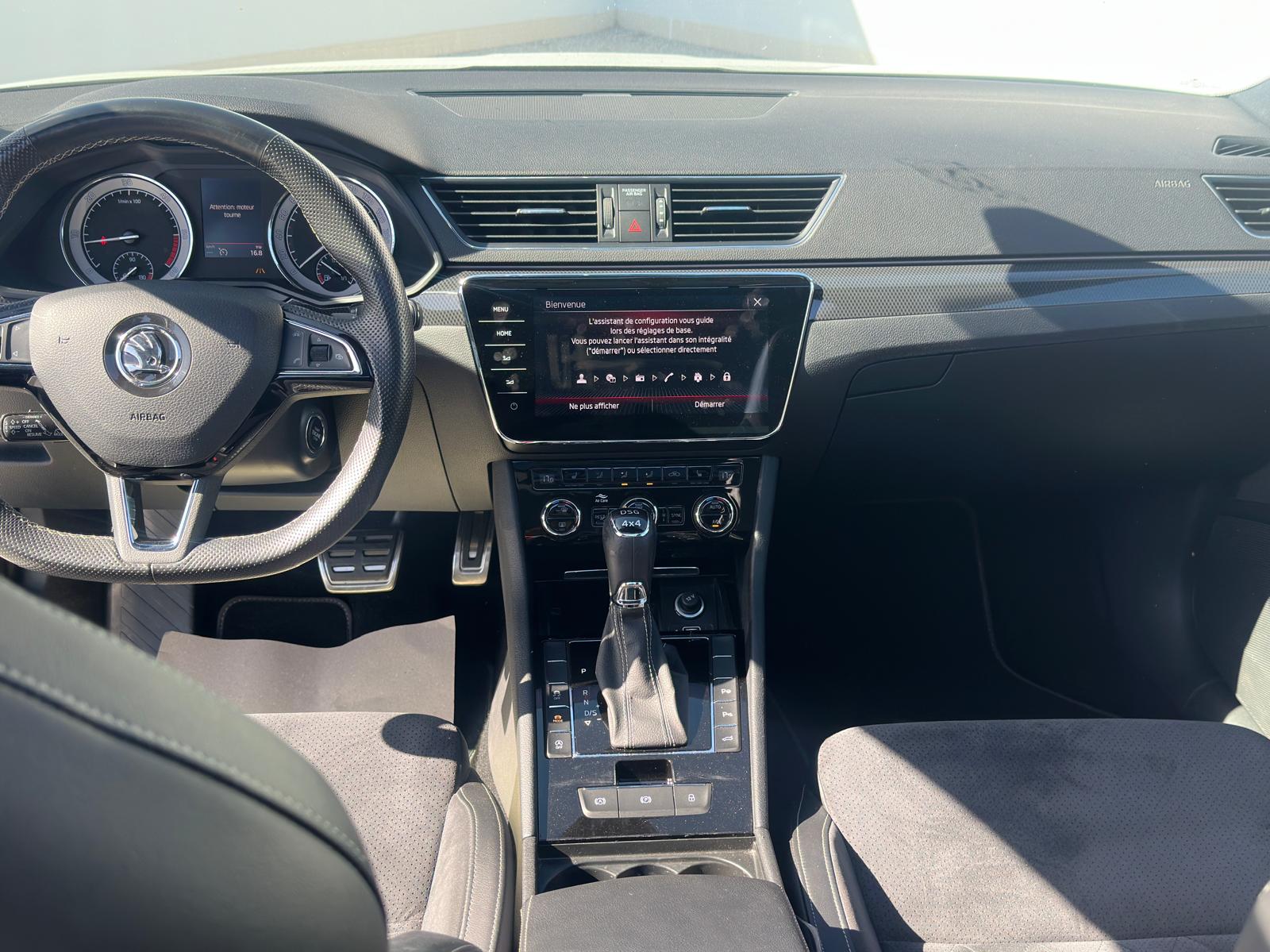 SKODA Superb Combi 2.0 TDi SportLine+ 4x4 DSG-image-9