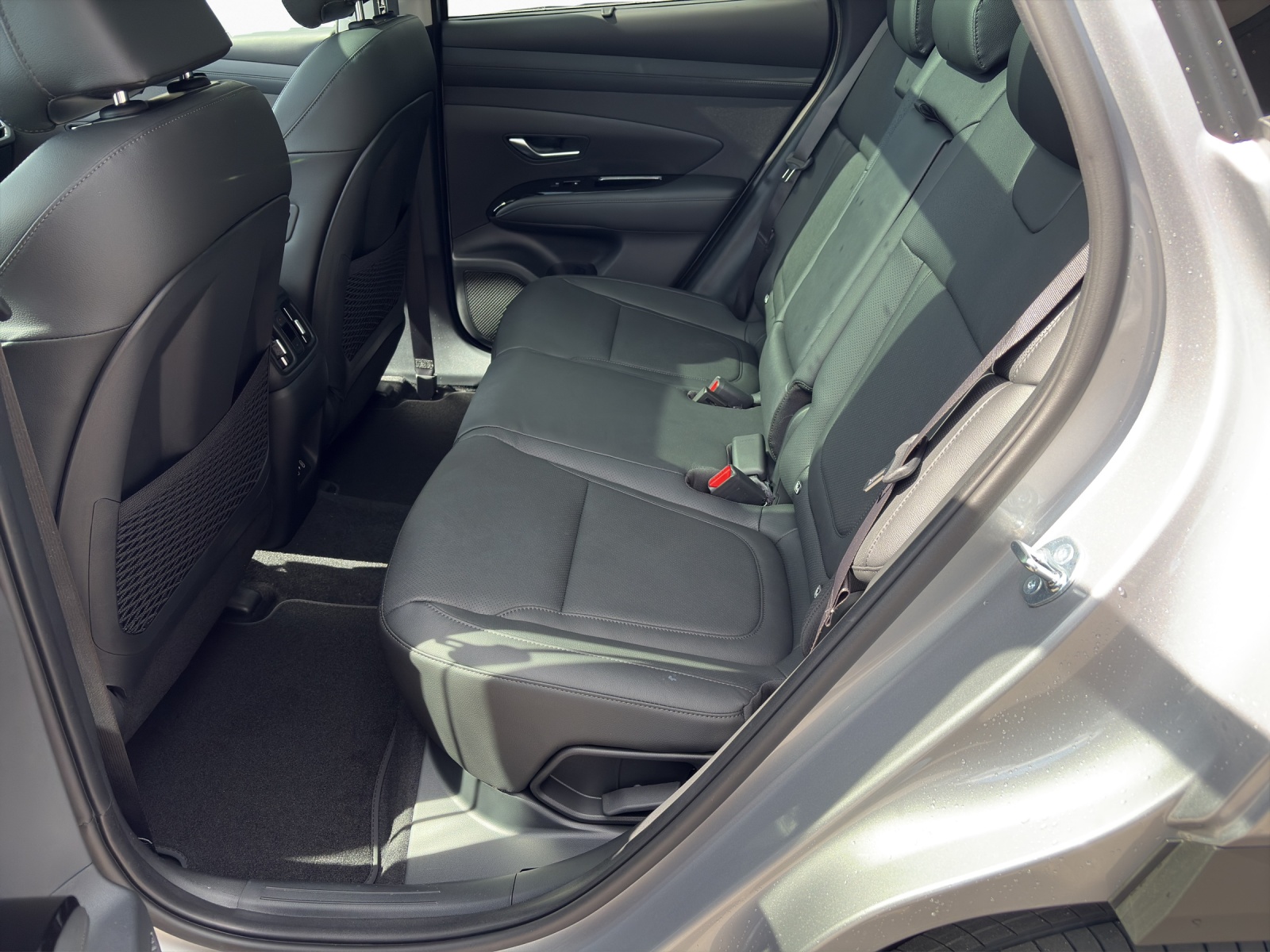HYUNDAI Tucson 1.6 T-GDi PHEV Vertex Swiss Edition 4WD-image-10