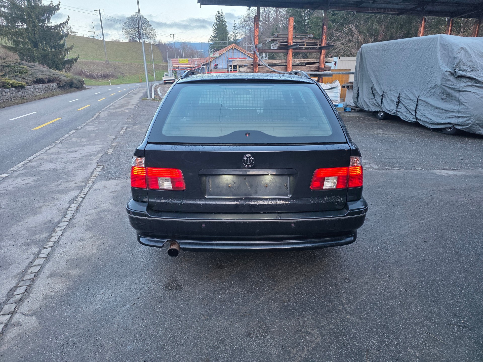 BMW 540i Touring-image-6