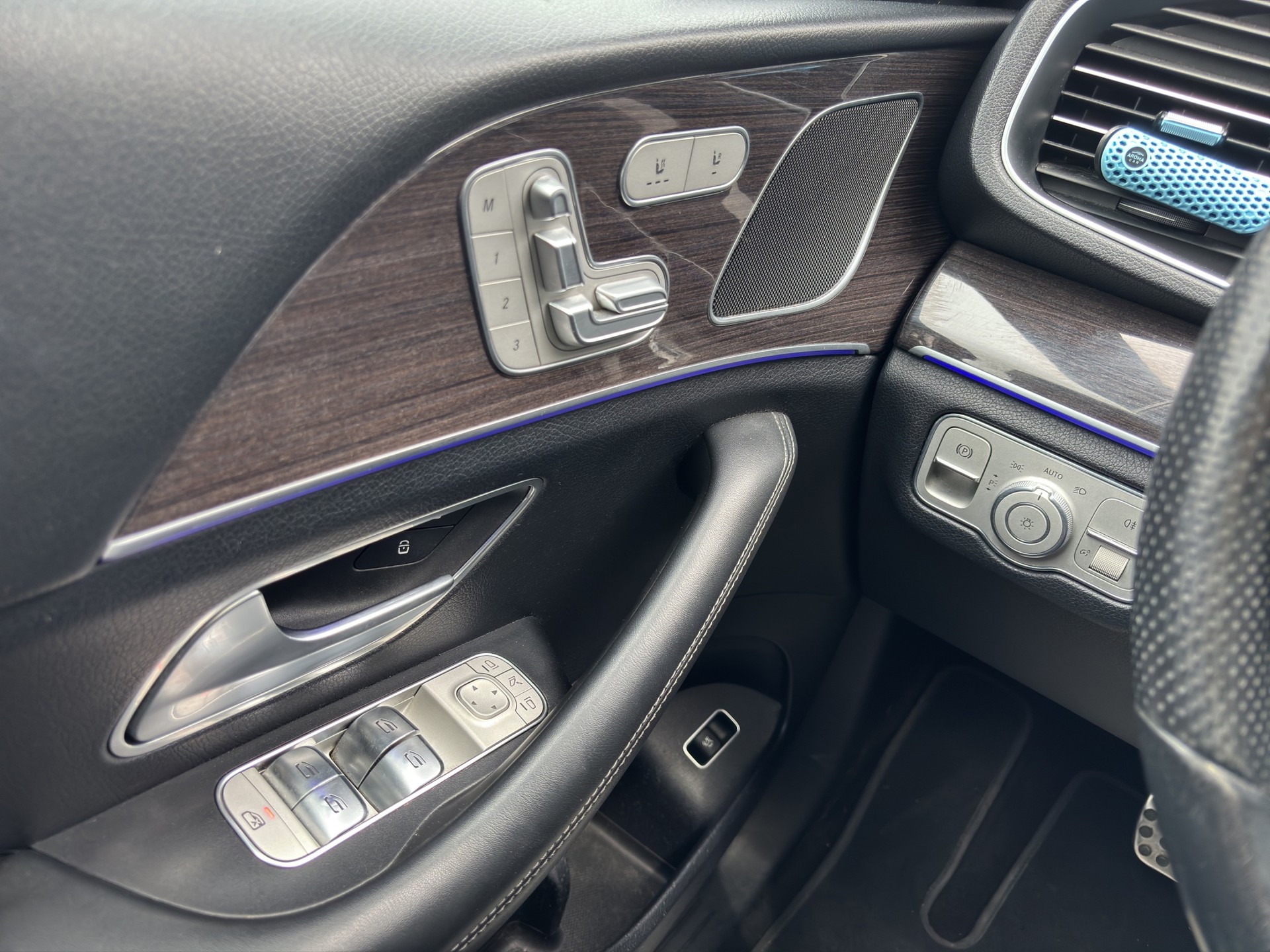MERCEDES-BENZ GLE 400 d 4Matic AMG Line 9G-Tronic-image-9