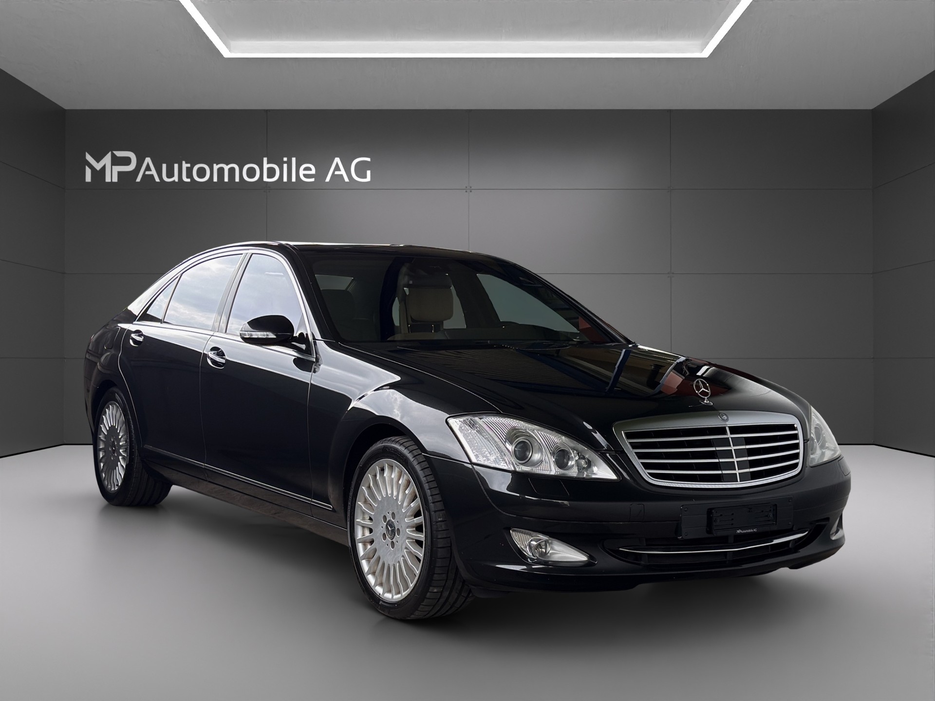 MERCEDES-BENZ S 600 L Automatic-showroom-element-1