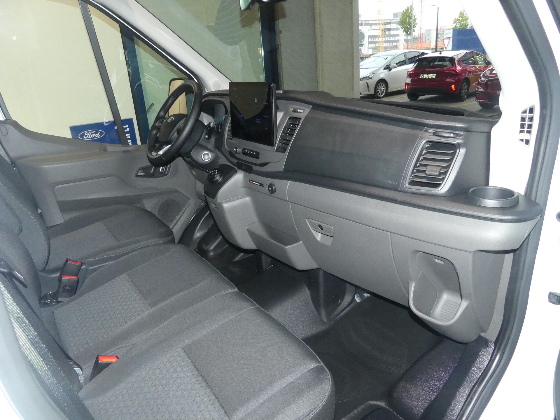 FORD E-Transit Van 390 L2H2 68kWh Trend-image-9