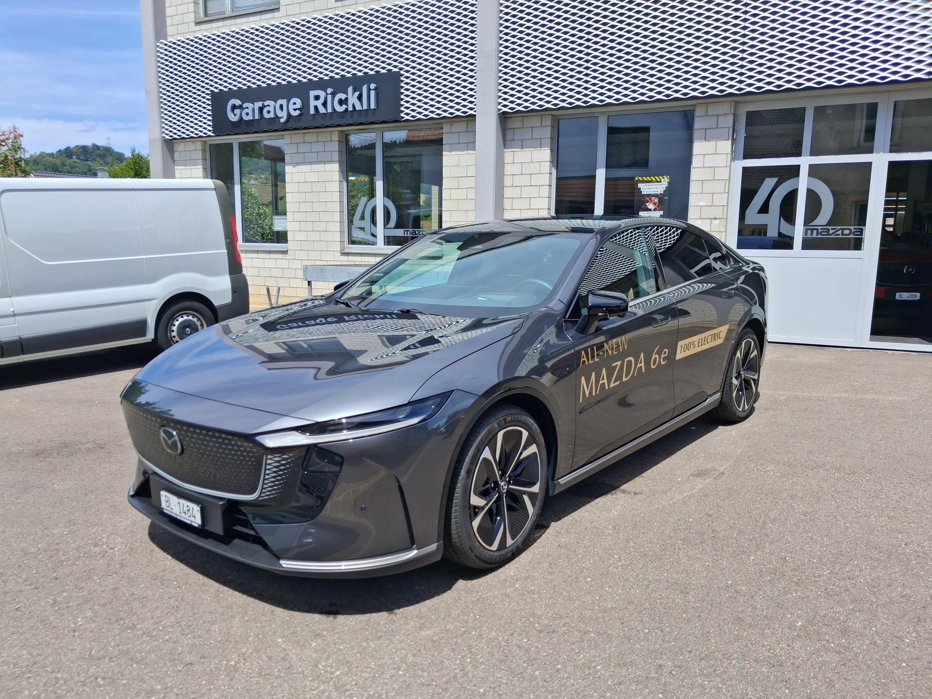 MAZDA 6e Long Range Takumi Plus-showroom-element-1