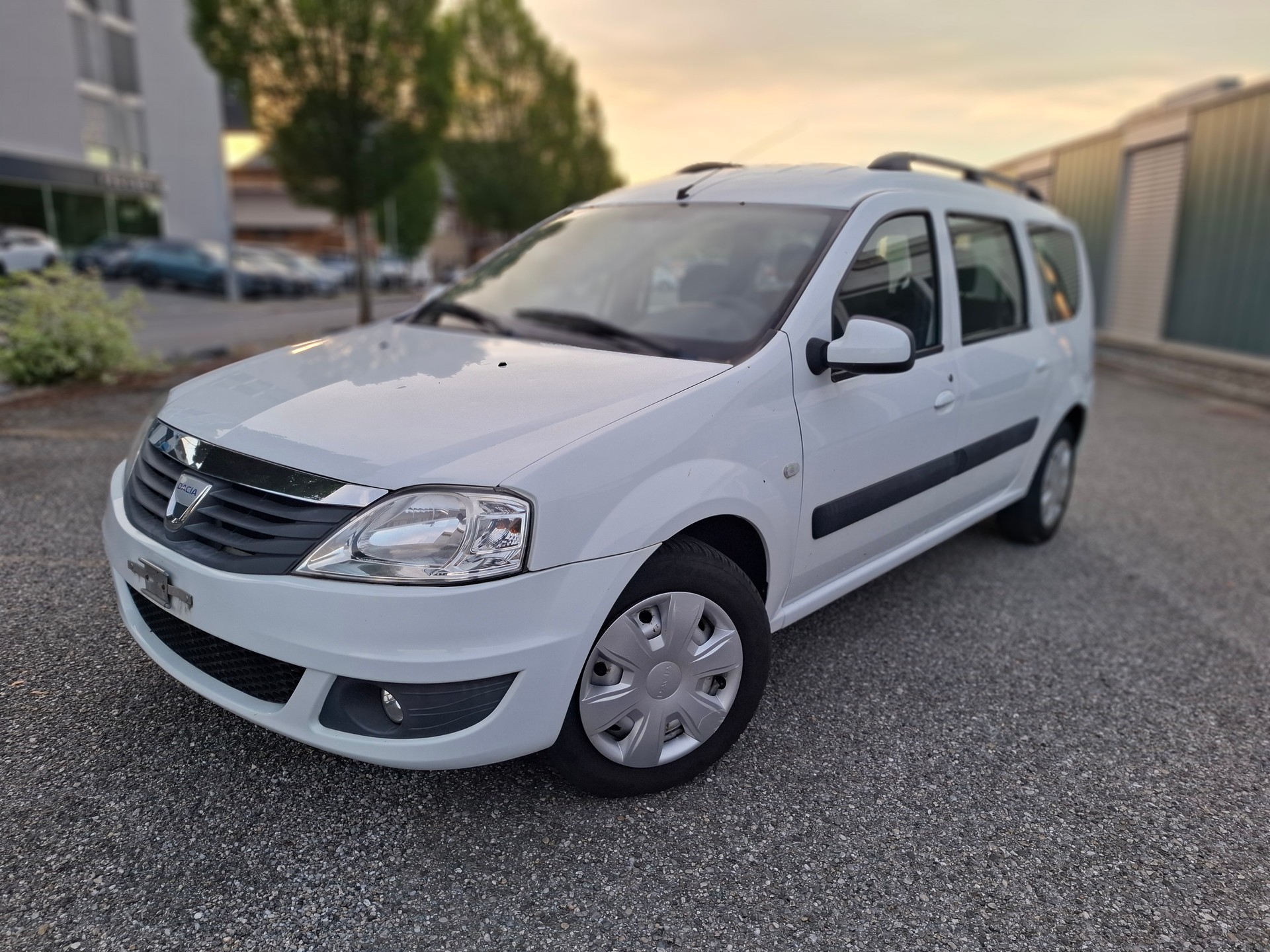 DACIA Logan 1.6 16V E85 Lauréate