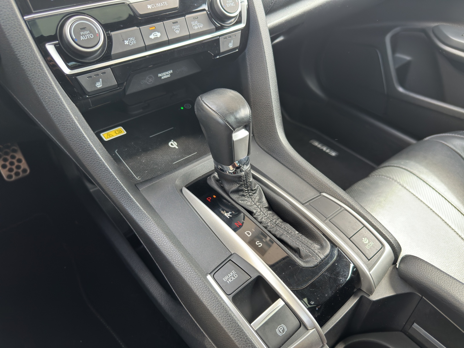 HONDA Civic Sedan 1.5 VTEC Executive Premium CVT-image-9