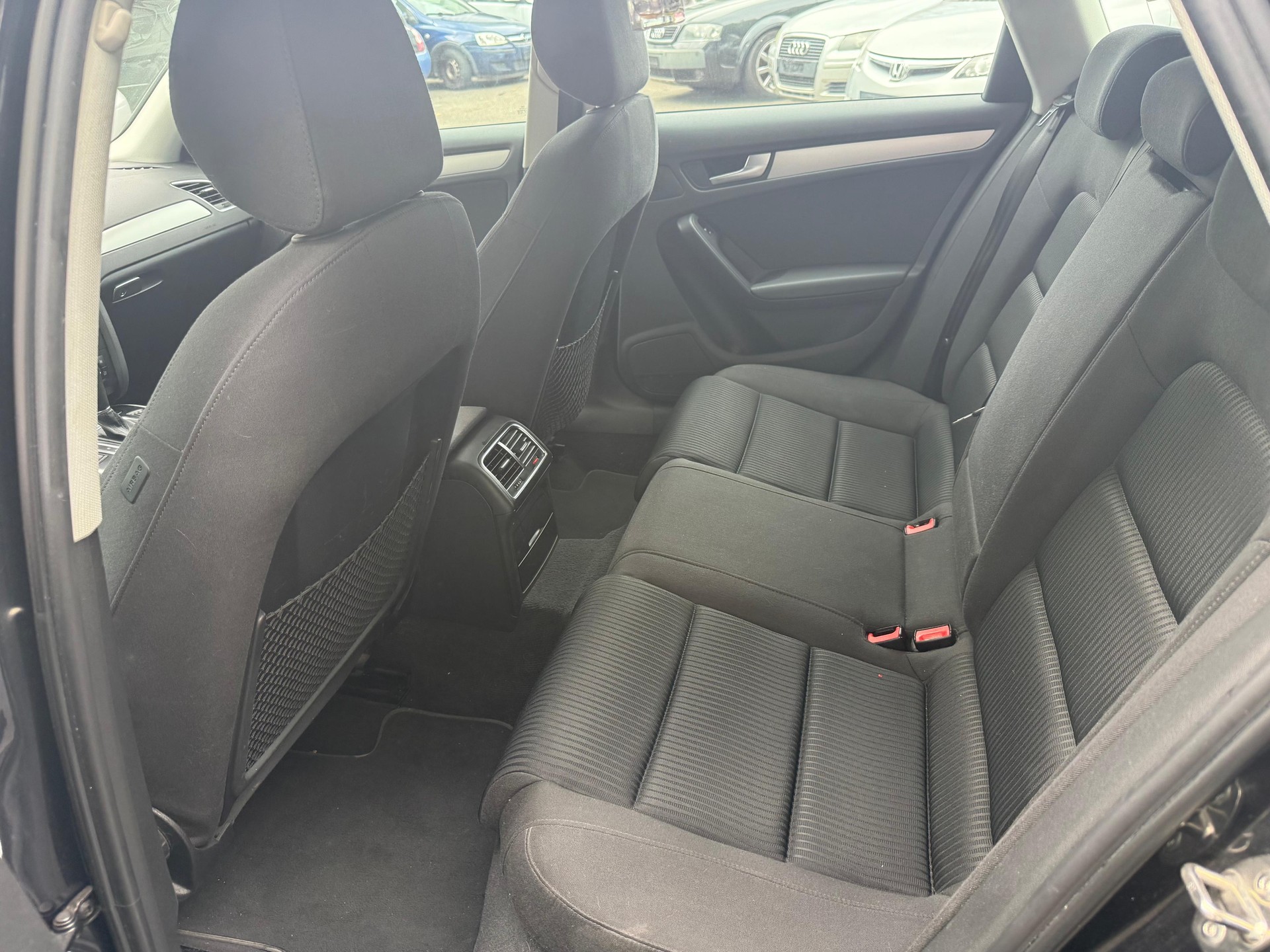 AUDI A4 Avant 1.8 TFSI multitronic-image-11