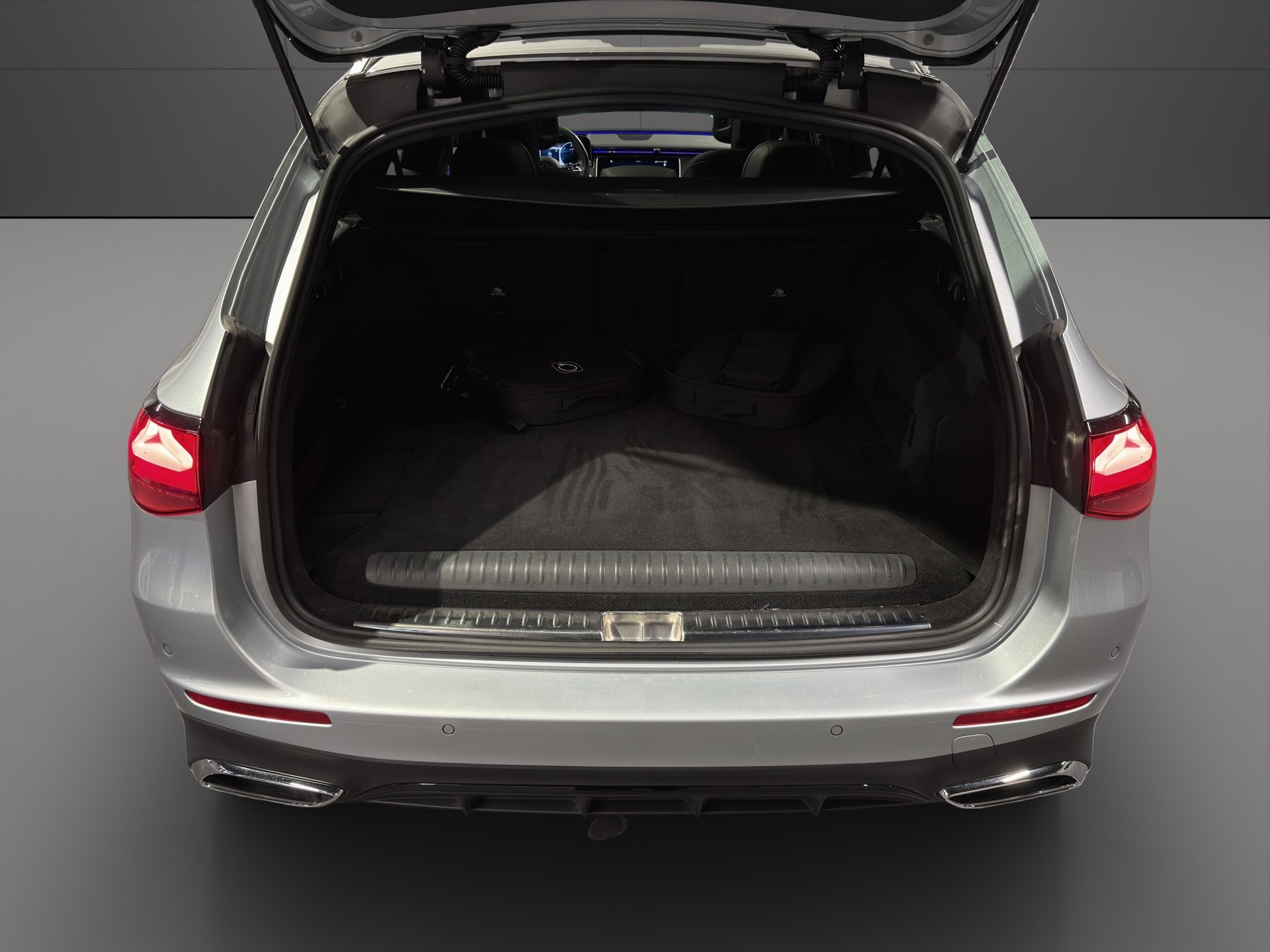 MERCEDES-BENZ E 300 de T 4Matic EQ Hybrid 9G-Tronic AMG Line-showroom-element-3