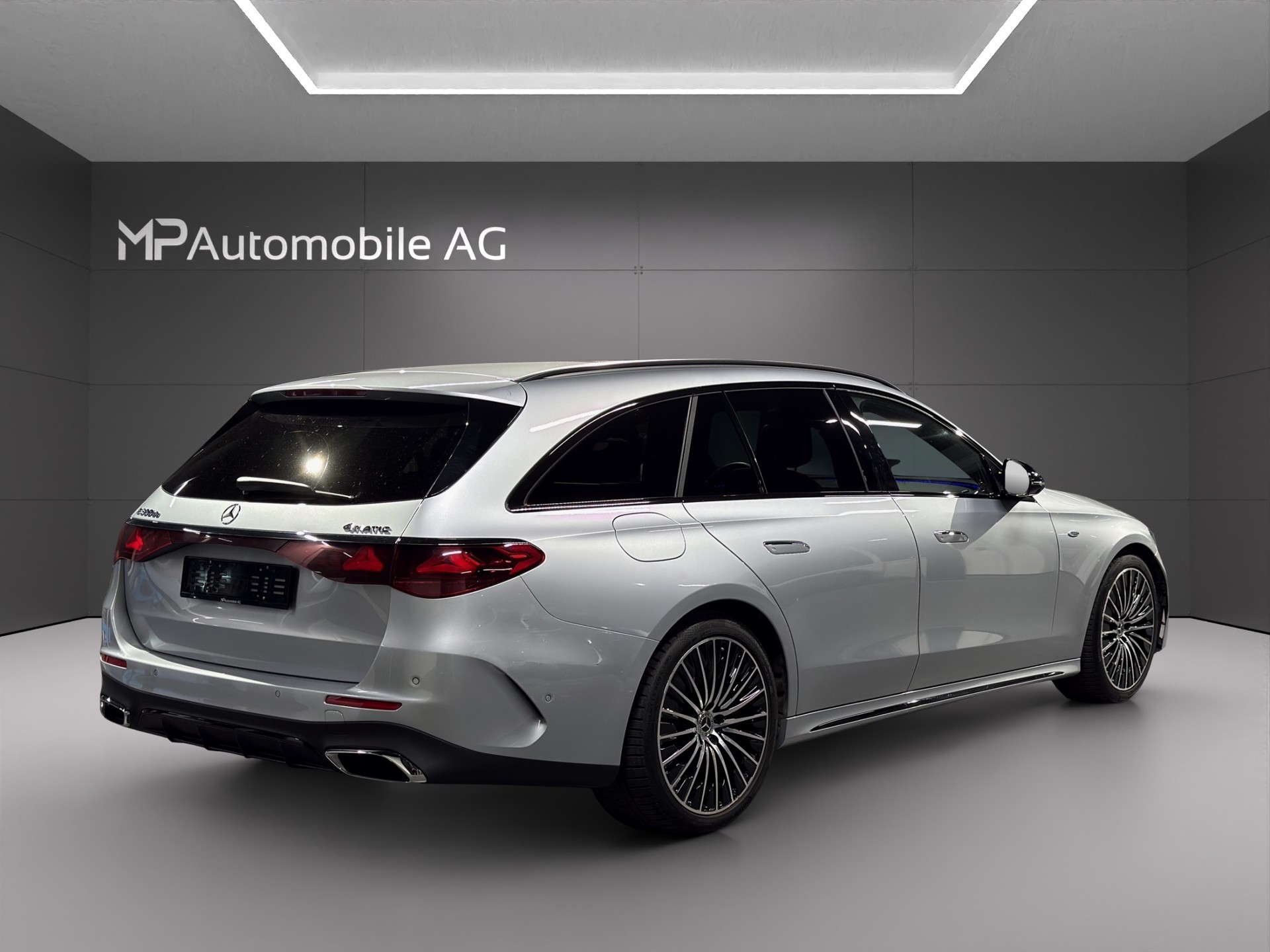 MERCEDES-BENZ E 300 de T 4Matic EQ Hybrid 9G-Tronic AMG Line-showroom-element-2