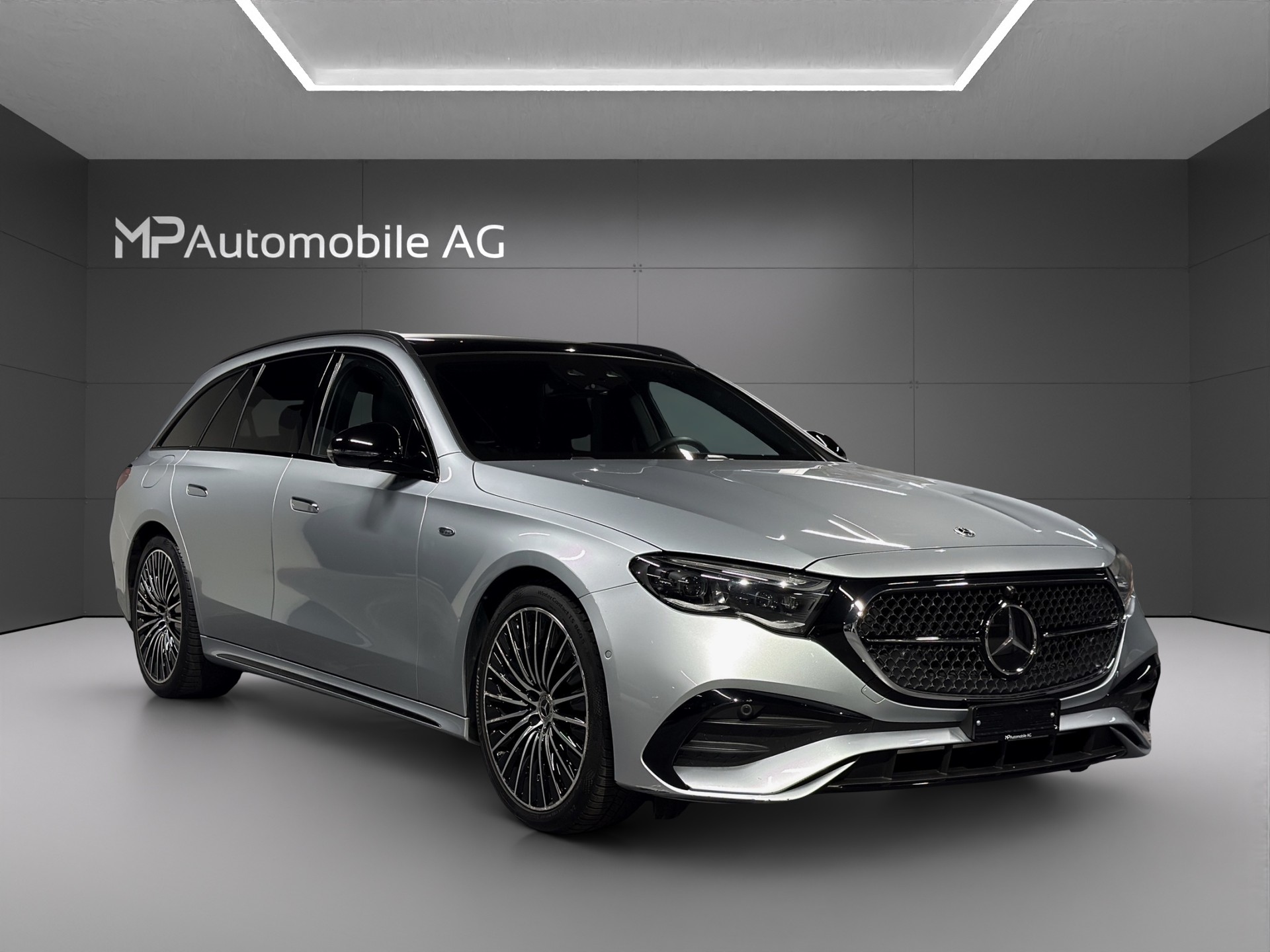 MERCEDES-BENZ E 300 de T 4Matic EQ Hybrid 9G-Tronic AMG Line-showroom-element-1