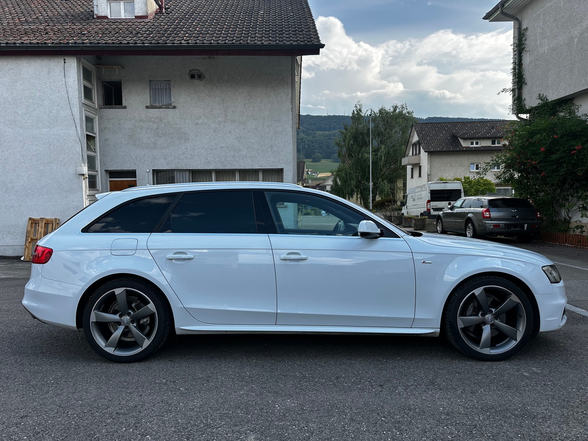 AUDI A4 Avant 3.0 TDI quattro S-tronic S-Line-image-4