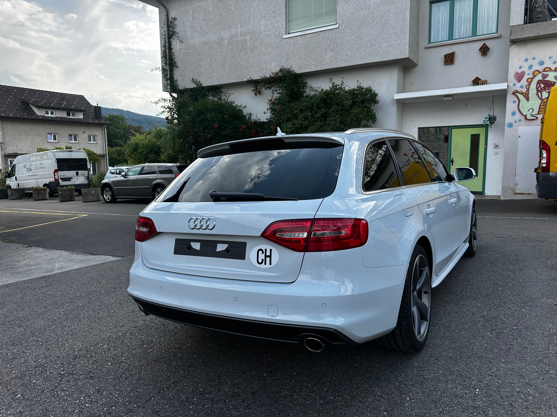 AUDI A4 Avant 3.0 TDI quattro S-tronic S-Line-image-2