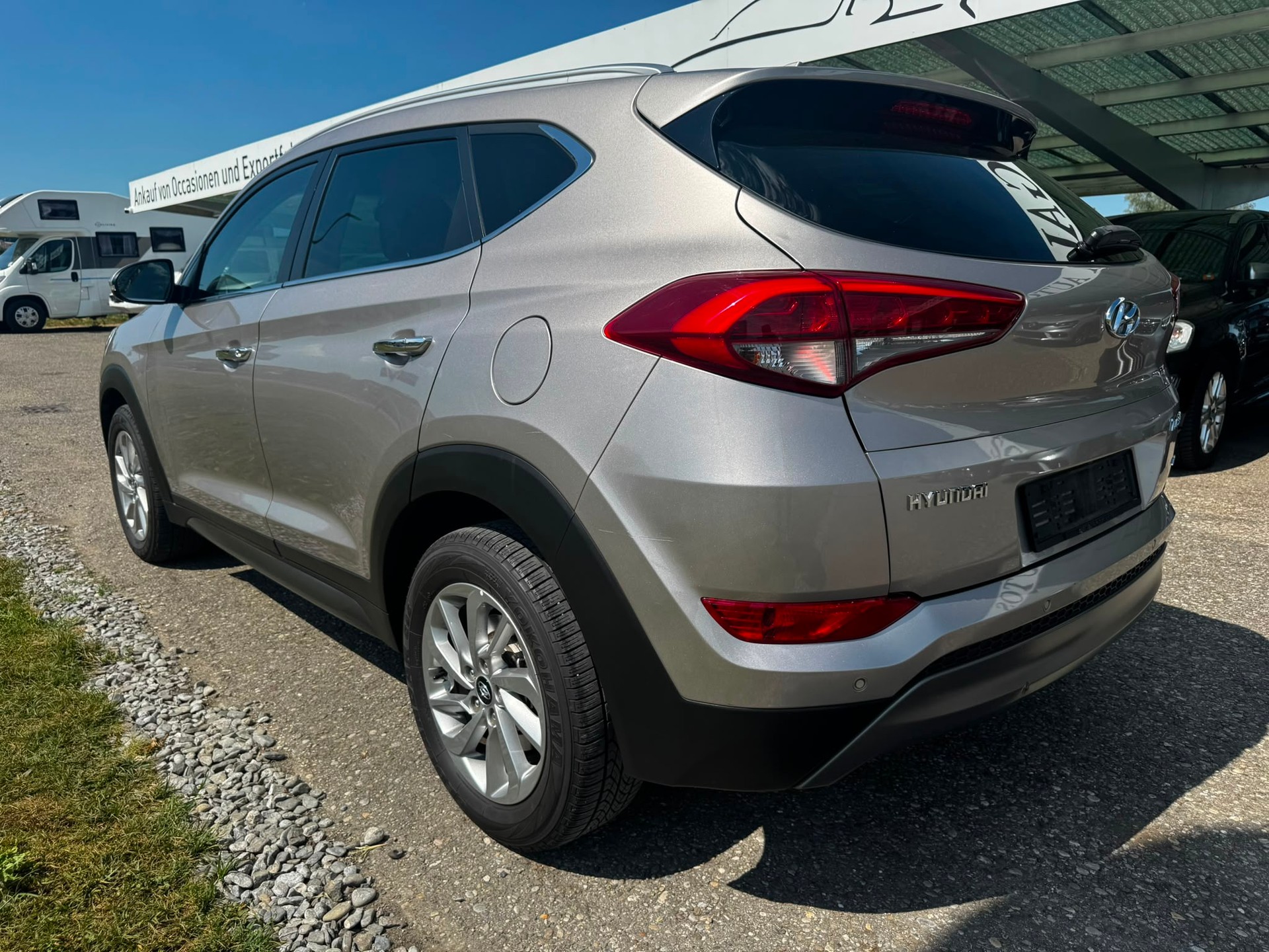 HYUNDAI Tucson 2.0 CRDI Plena 4WD Automatic-image-6