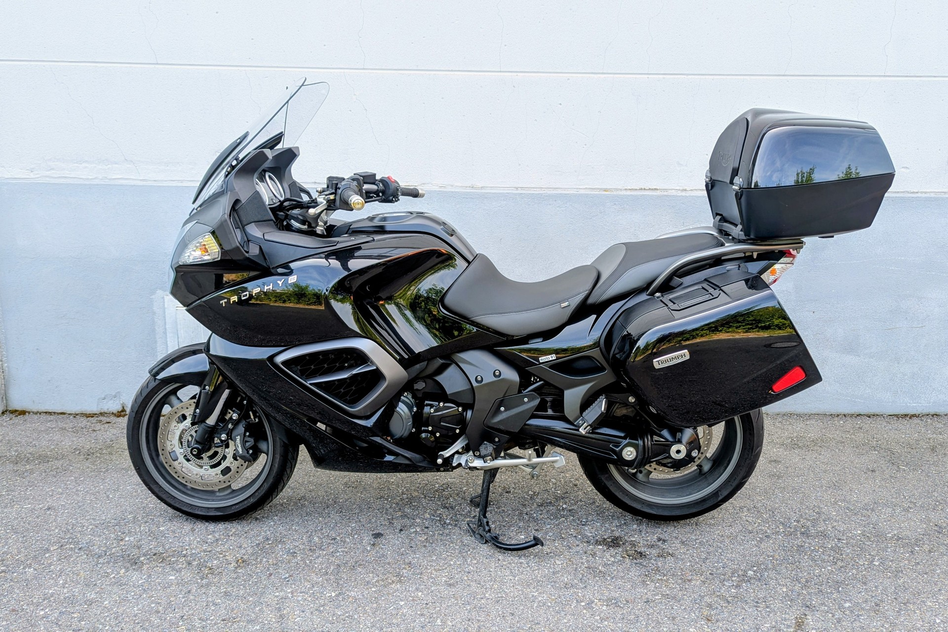 TRIUMPH Trophy 1200 SE ABS-image-1