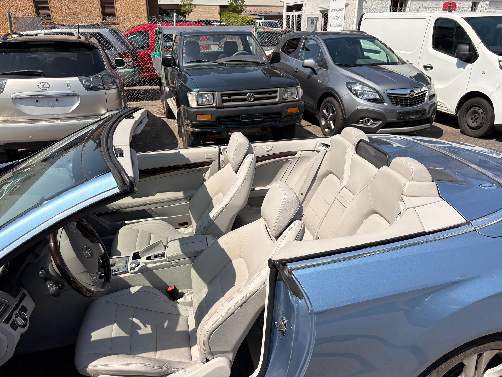 MERCEDES-BENZ E 350 CGI BlueEfficiency 7G-Tronic-image-8