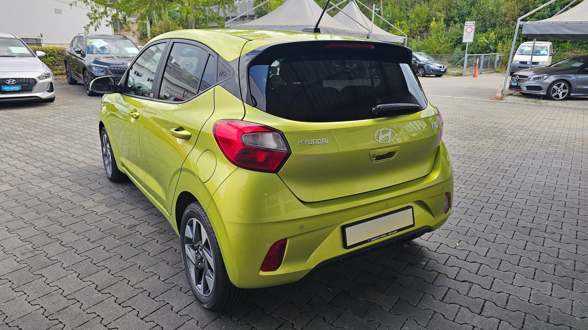 HYUNDAI i10 1.2 Amplia Aut.-image-10