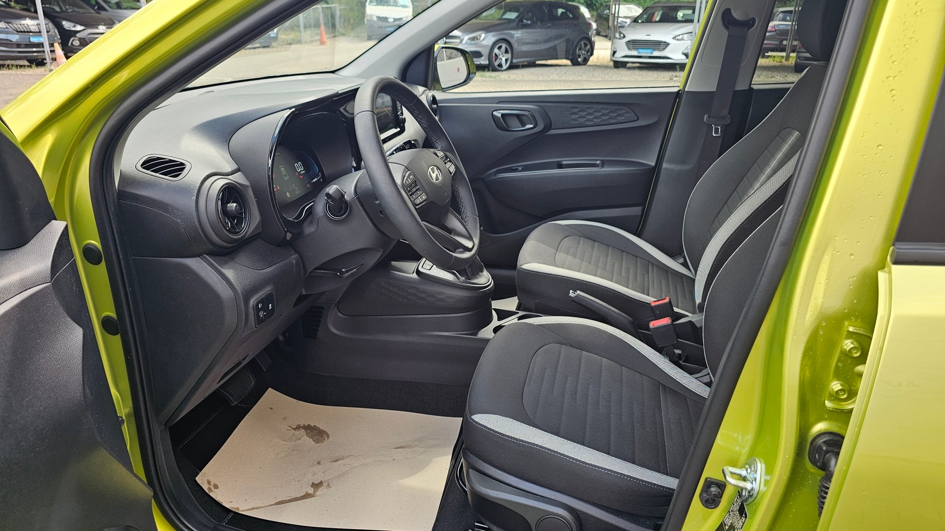 HYUNDAI i10 1.2 Amplia Aut.-image-18