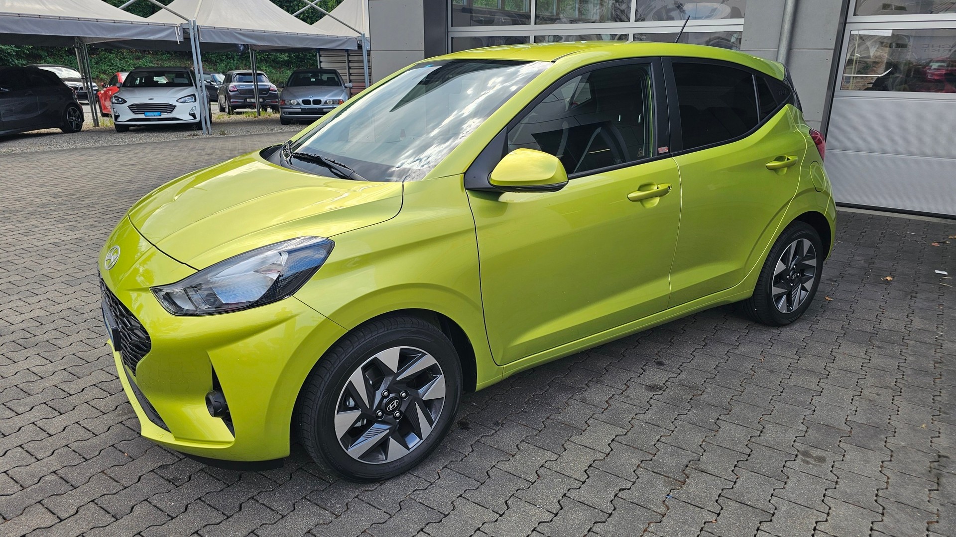 HYUNDAI i10 1.2 Amplia Aut.-image-15