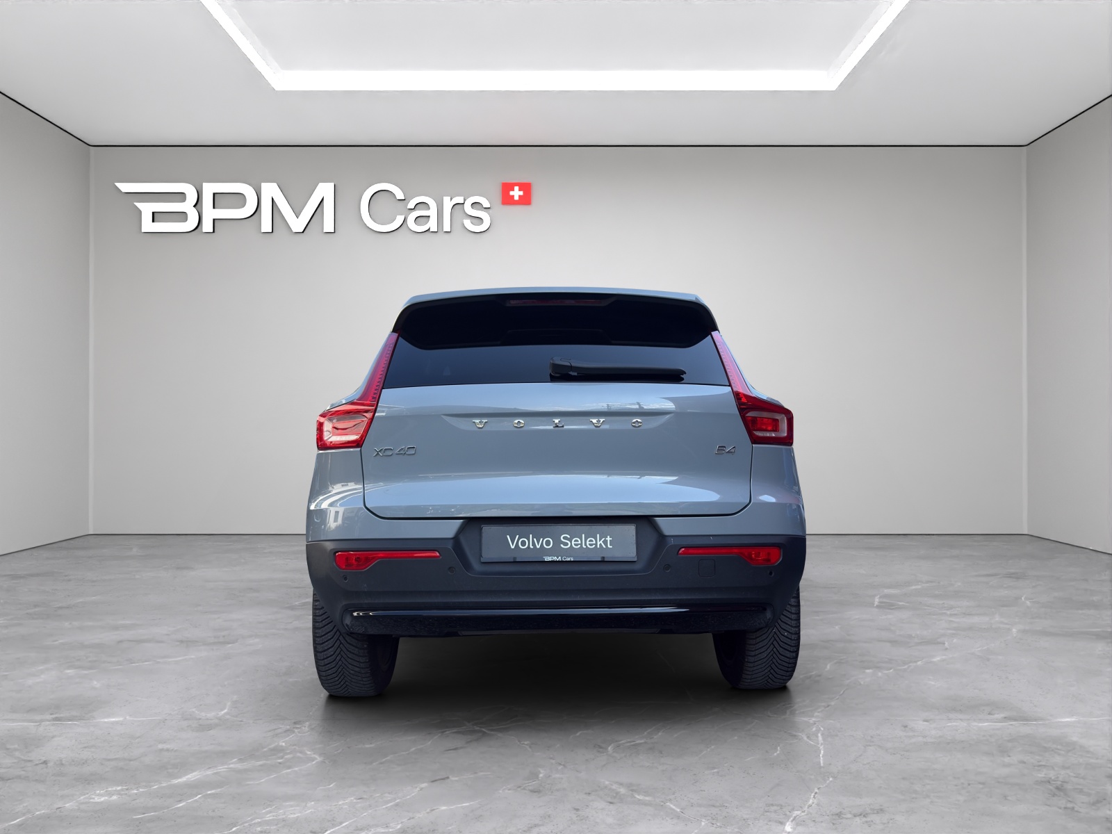 VOLVO XC40 2.0 B4 MH Plus Dark-showroom-element-2