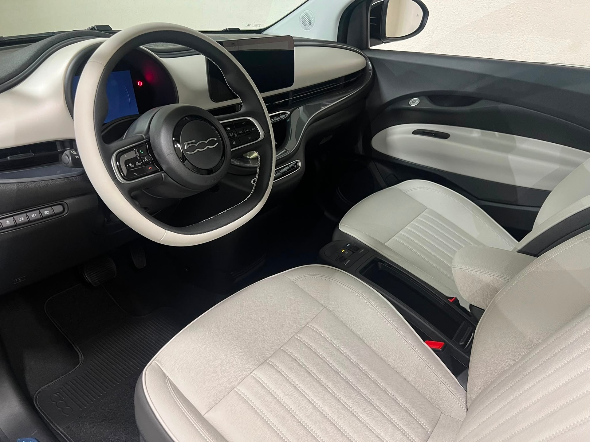 FIAT 500 electric 42kWh La Prima-image-7