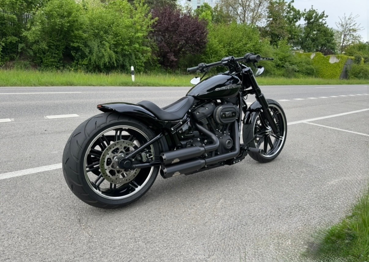 HARLEY-DAVIDSON FXBRS Breakout 114 ABS-image-1