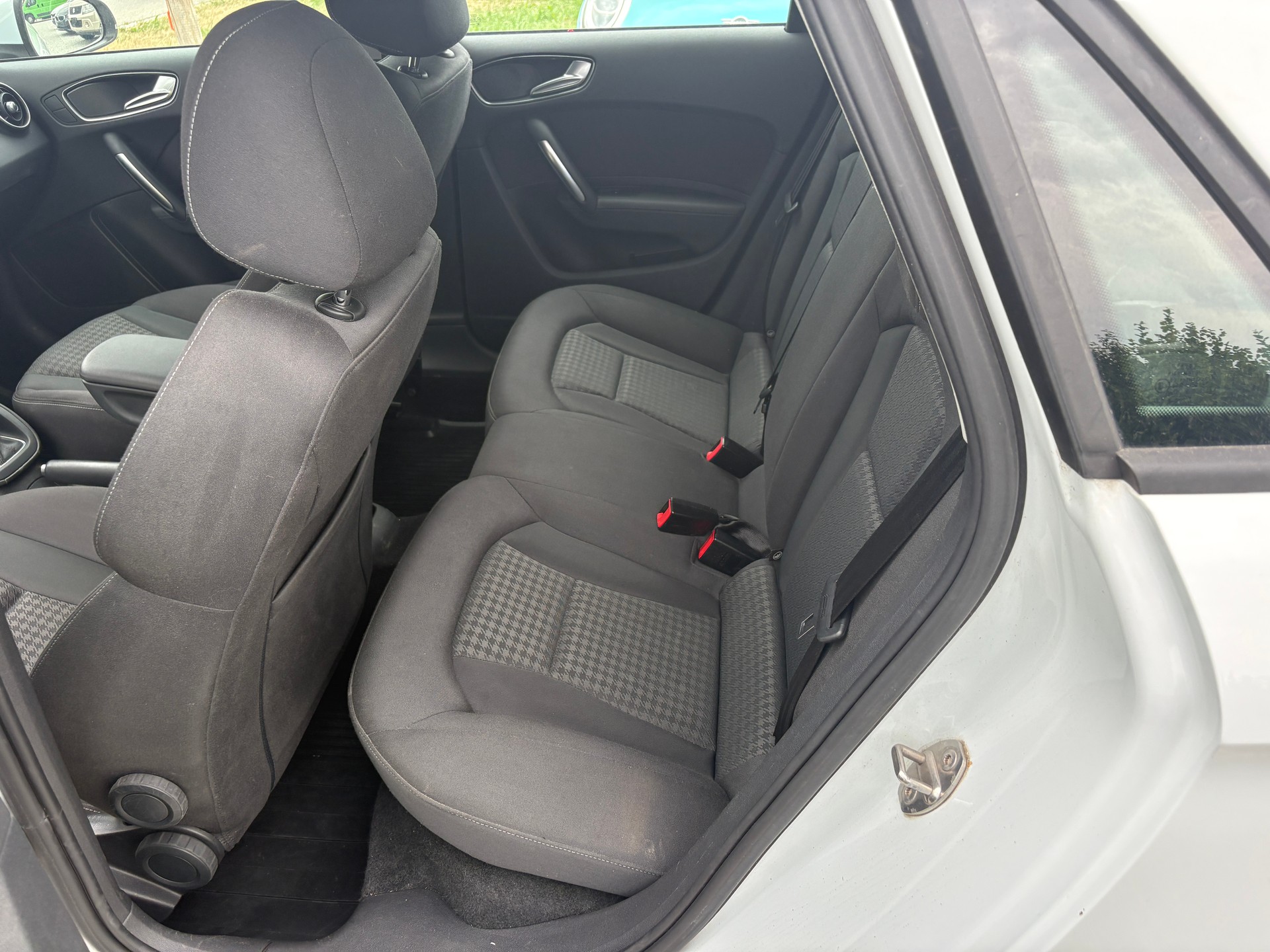 AUDI A1 Sportback 1.4 TFSI Ambition S-tronic-image-9