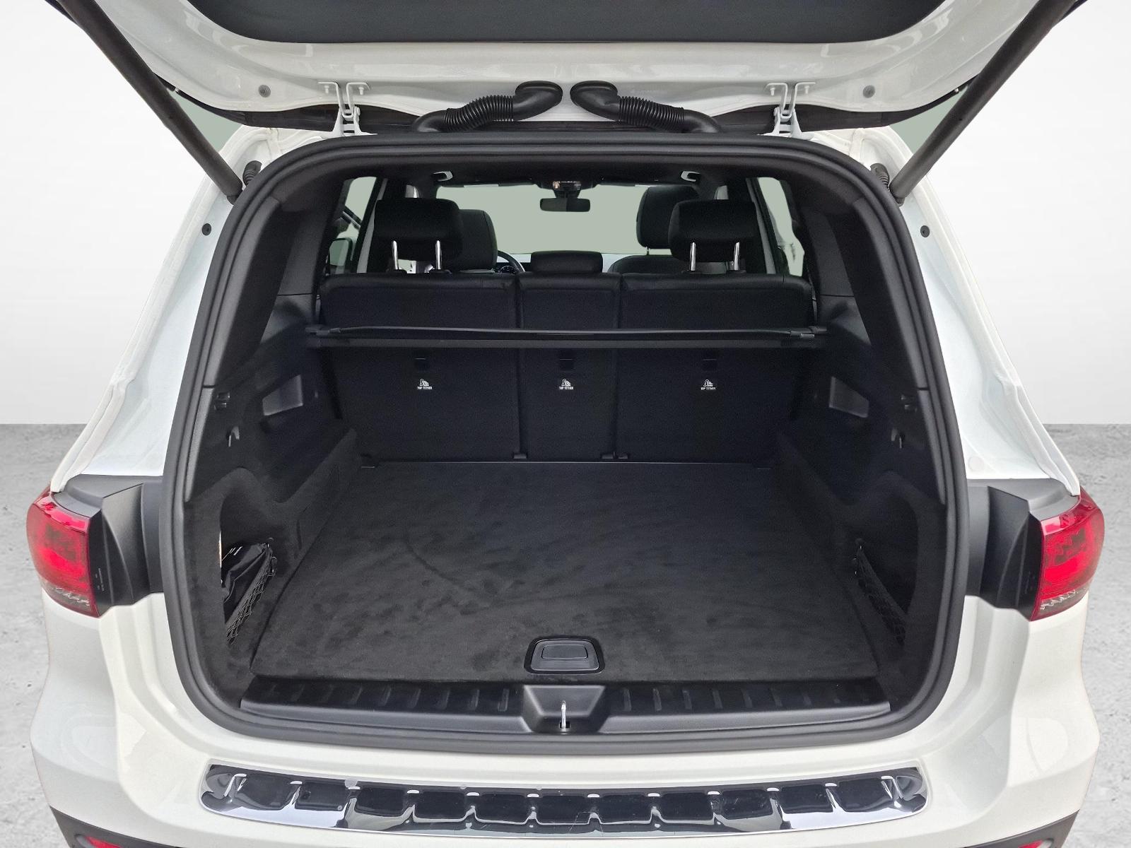 MERCEDES-BENZ GLB 250 Progressive 4matic-image-11