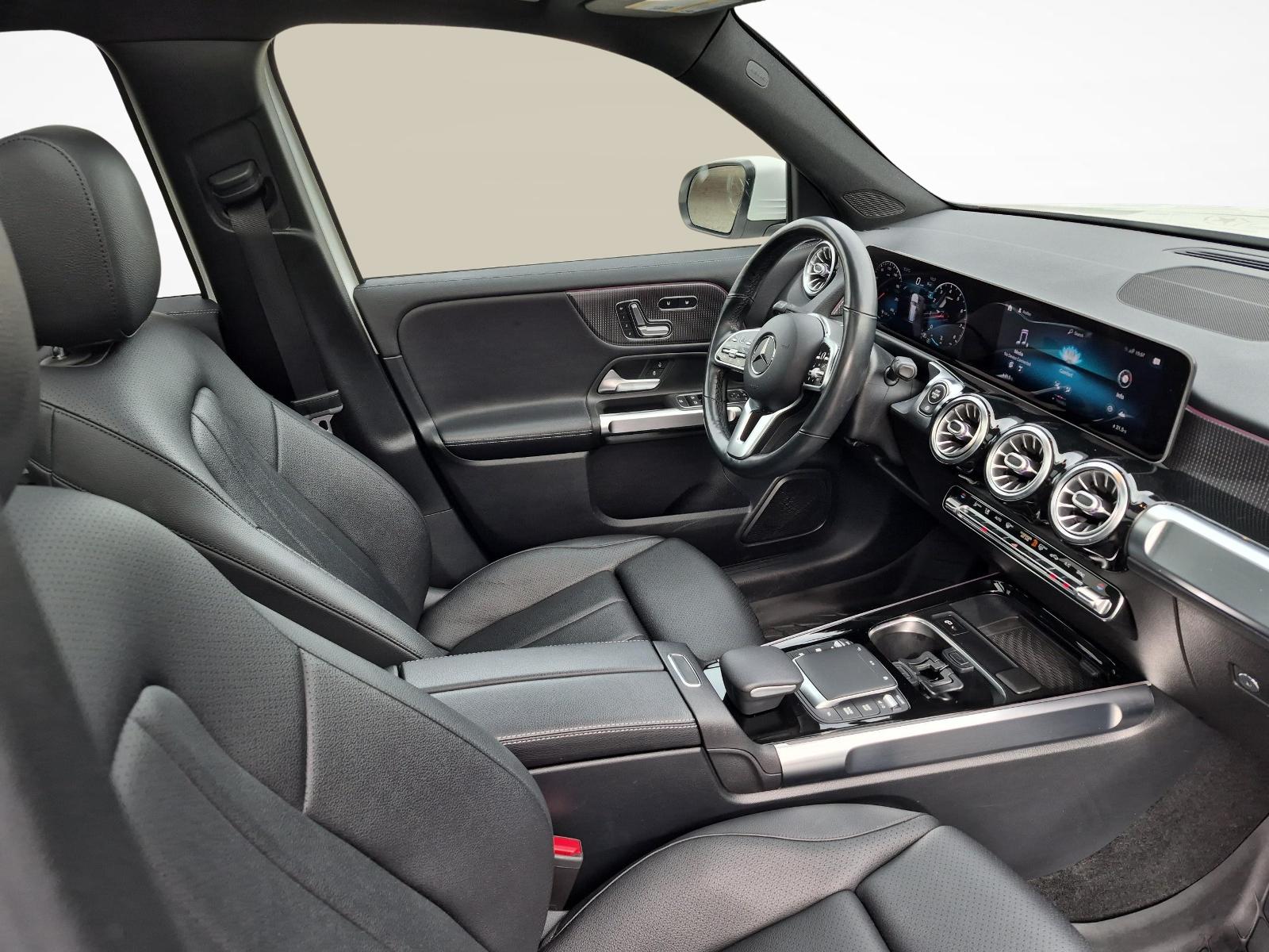 MERCEDES-BENZ GLB 250 Progressive 4matic-image-9