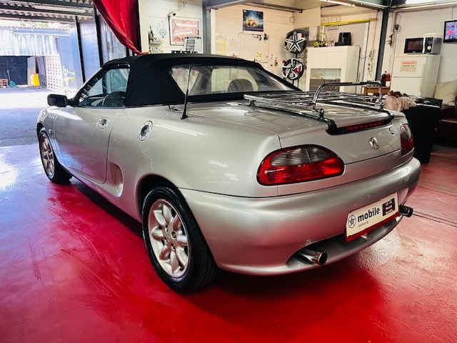 MG MGF 1.8i-image-10