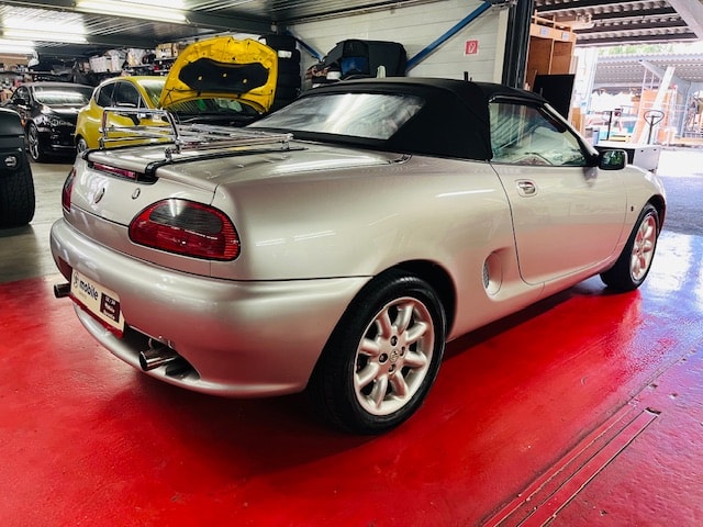 MG MGF 1.8i-image-7