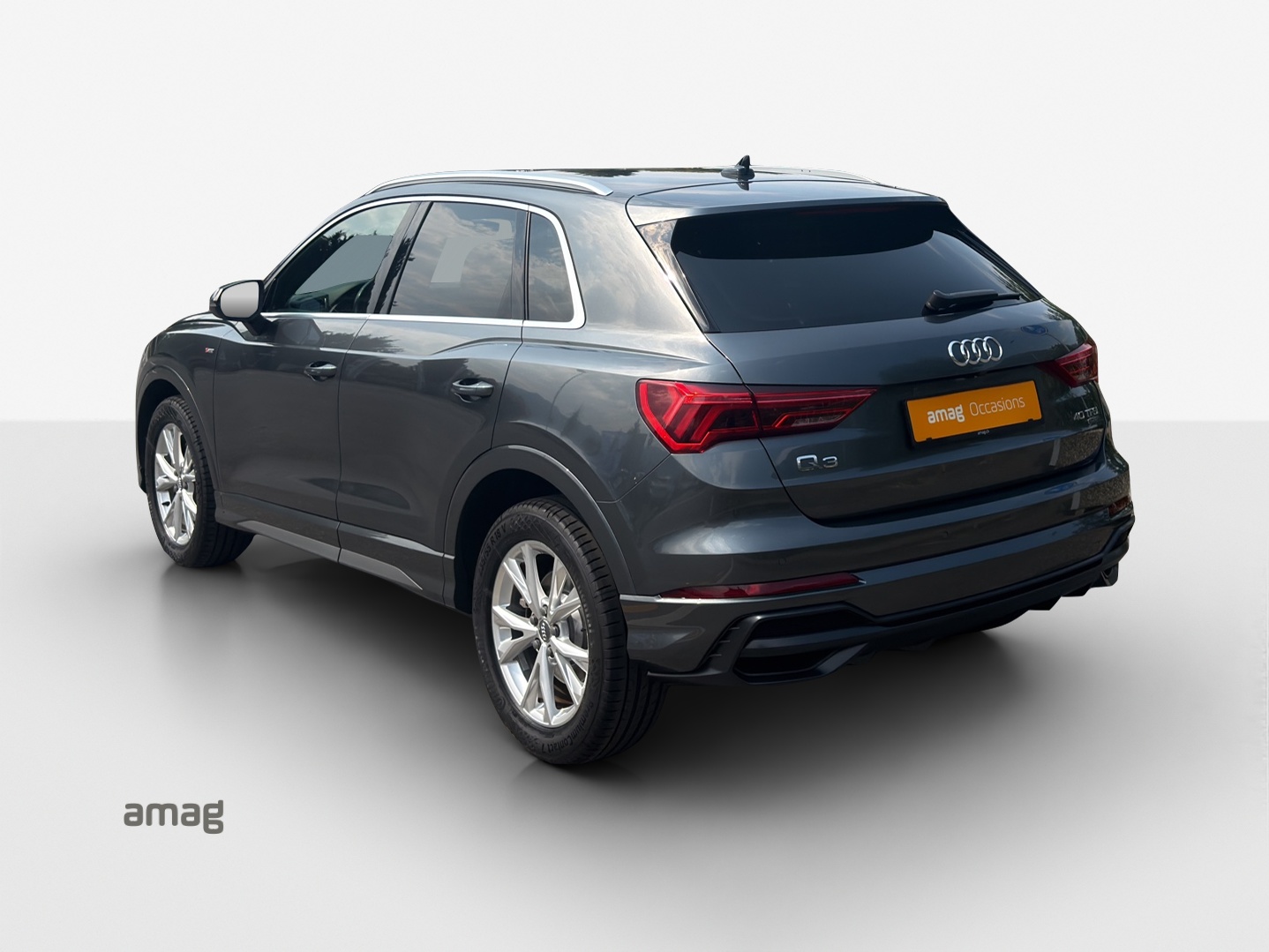 AUDI Q3 40 TFSI S line quattro S-tronic-showroom-element-2