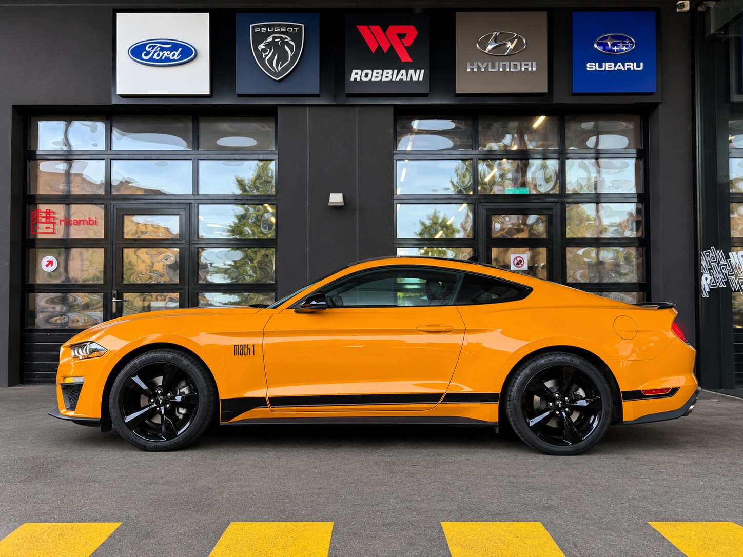 FORD Mustang Fastback 2.3 Automat Mach-1 (Replica)-showroom-element-1