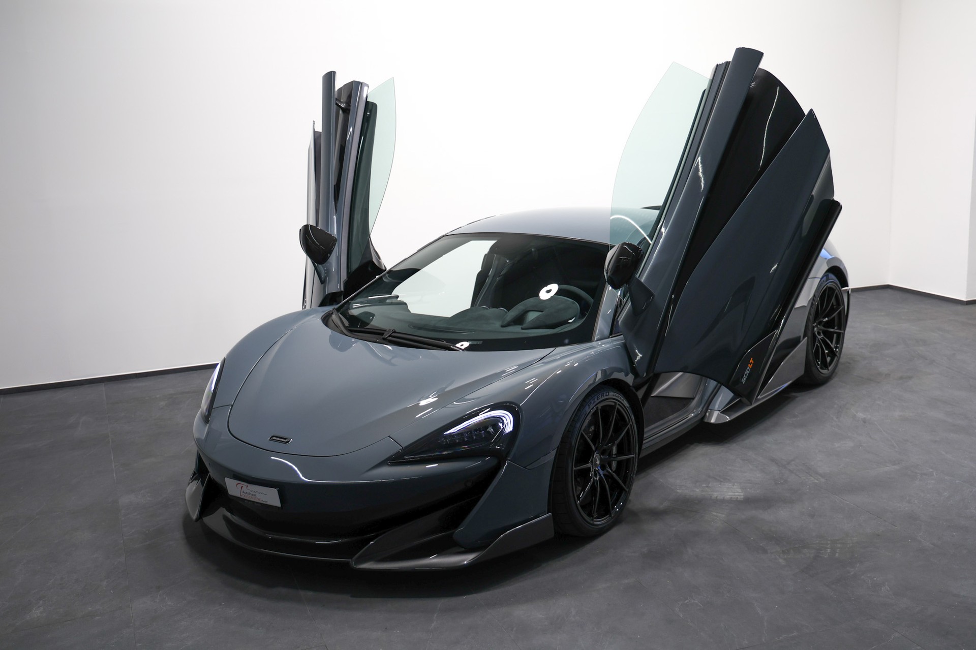 McLAREN 600LT Coupé 3.8 V8 SSG *CH-Fahrzeug*Chicane Effekt*-showroom-element-2