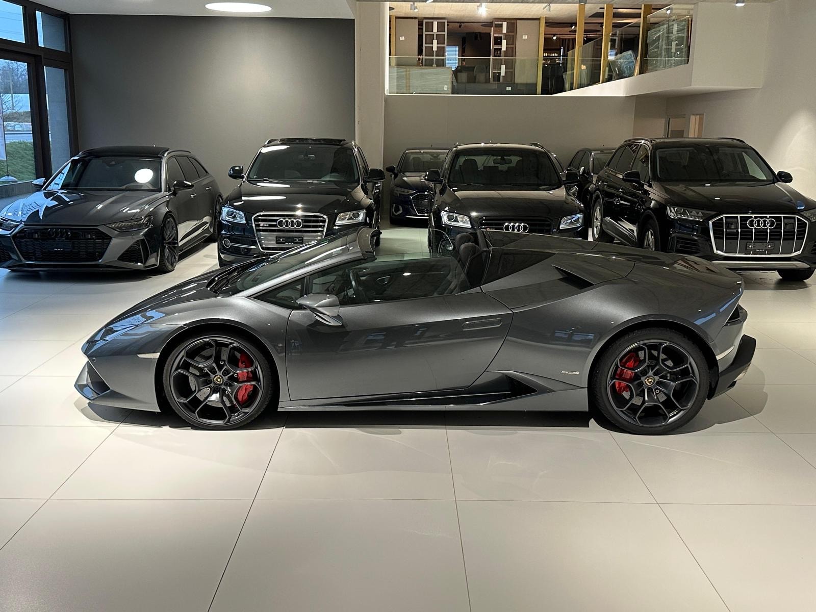 LAMBORGHINI Spyder-image-1