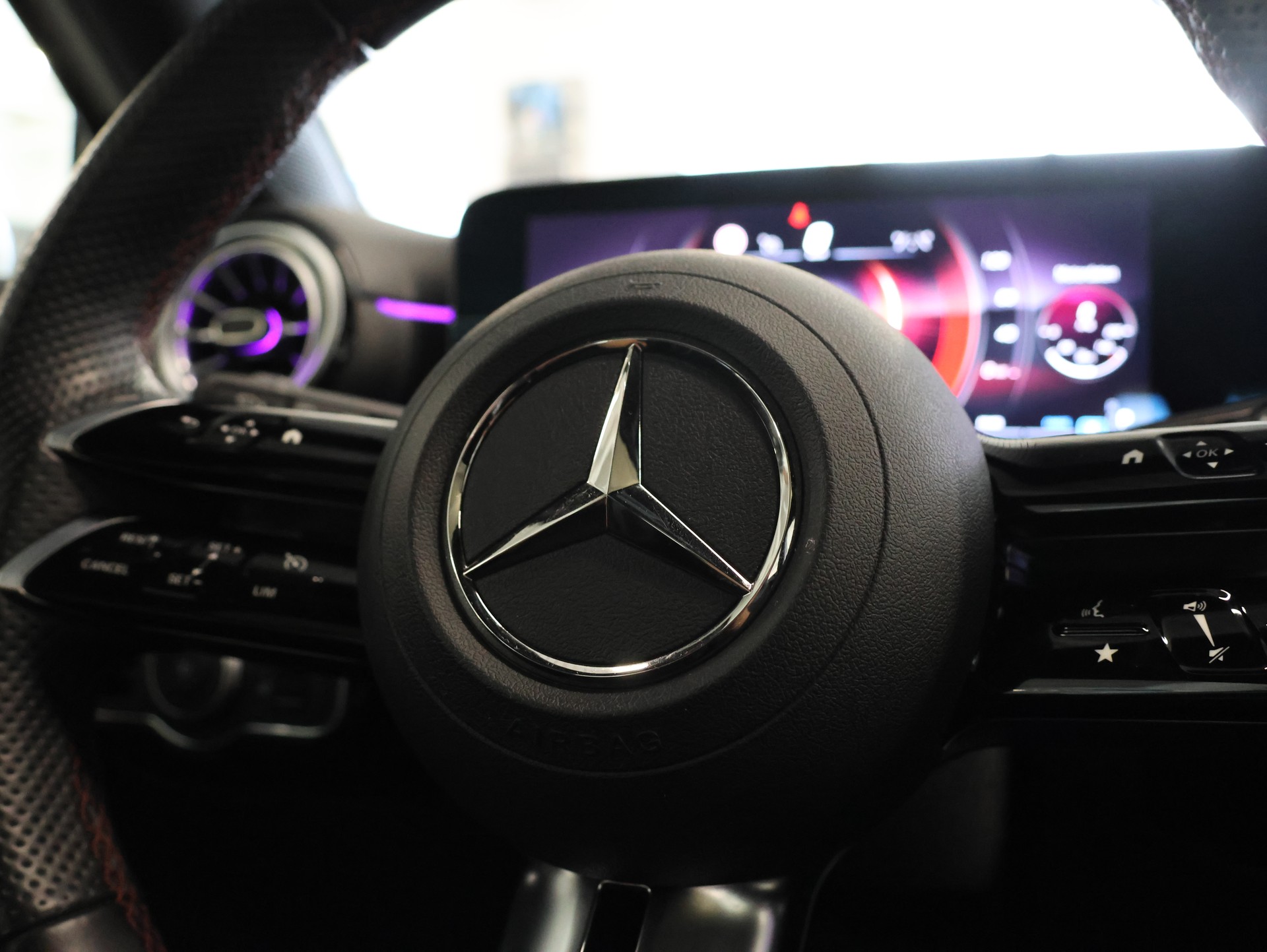 MERCEDES-BENZ A 180 7G-DCT *AMG-LINE EXTERIEUR*-image-18