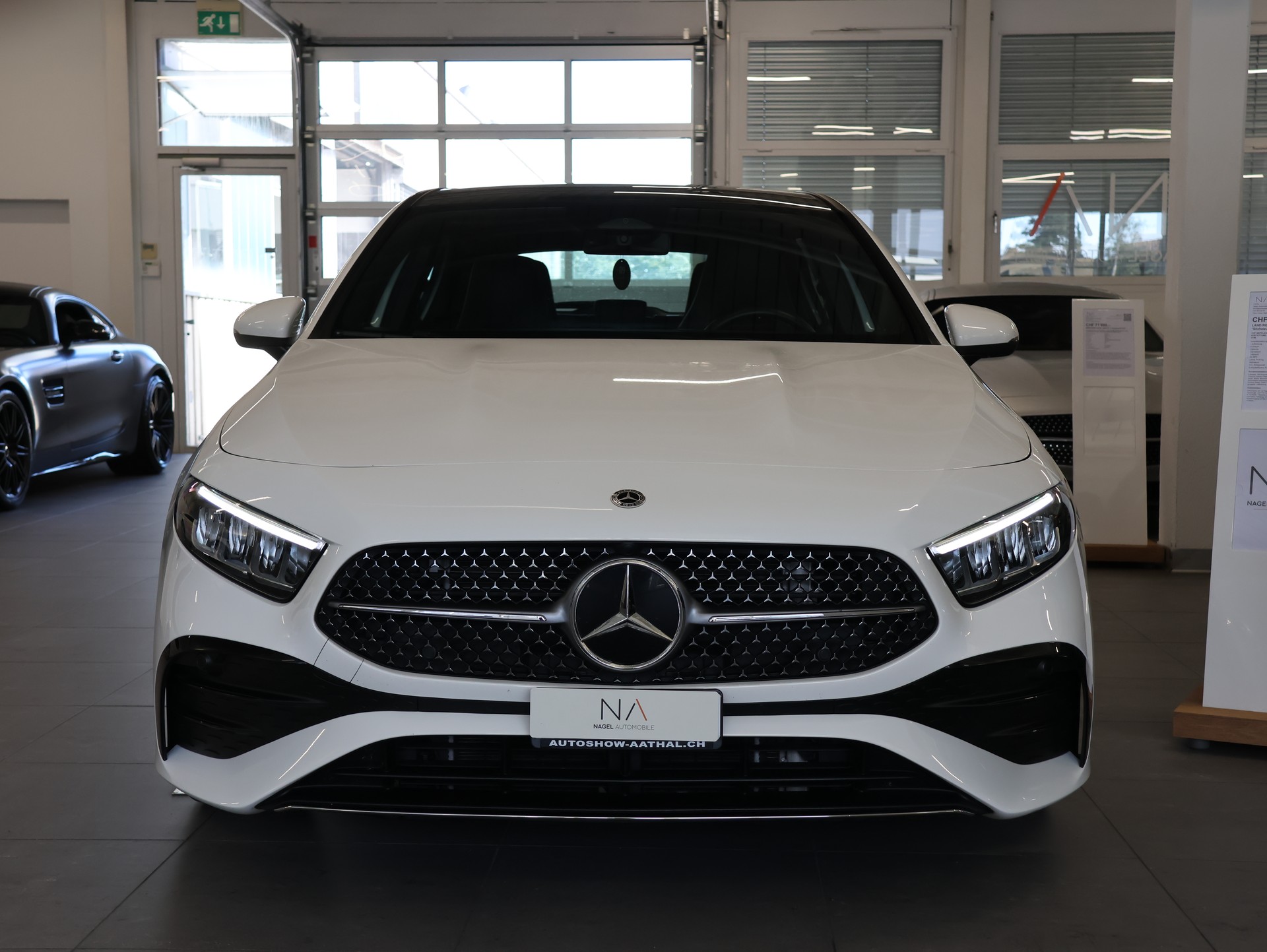 MERCEDES-BENZ A 180 7G-DCT *AMG-LINE EXTERIEUR*-showroom-element-2