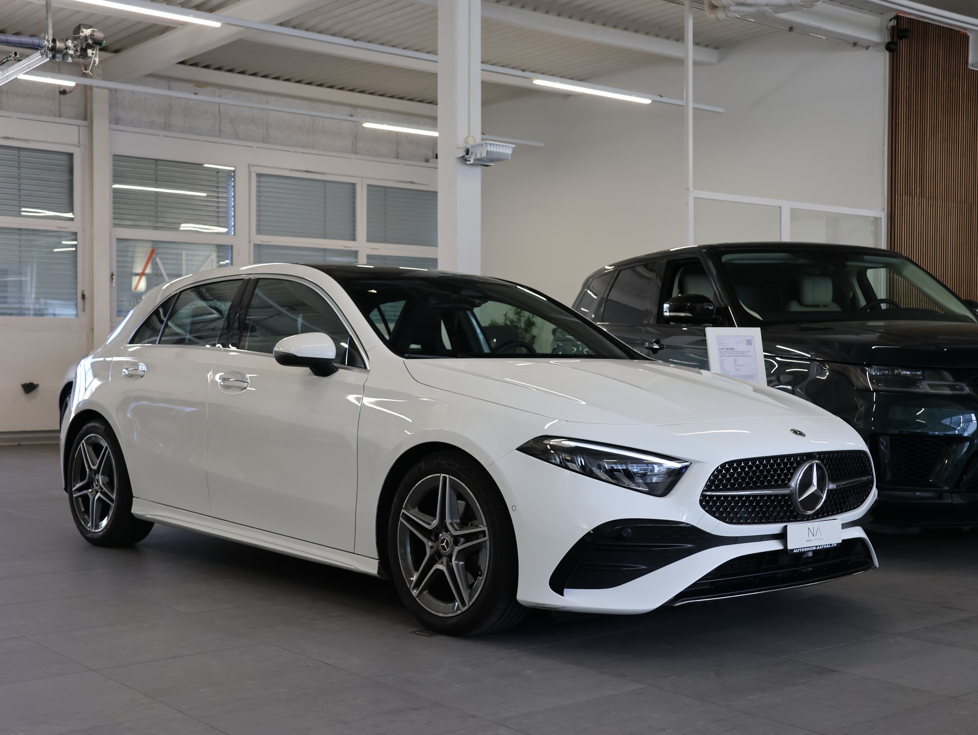 MERCEDES-BENZ A 180 7G-DCT *AMG-LINE EXTERIEUR*-showroom-element-1