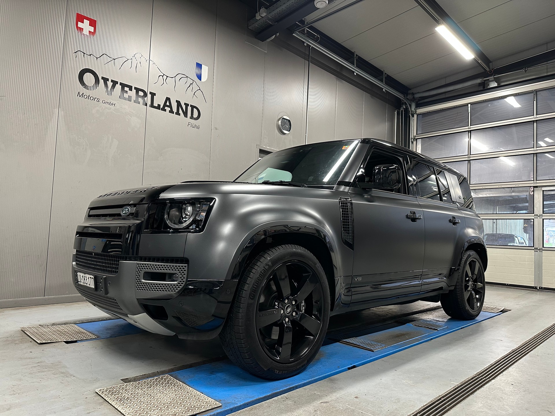 LAND ROVER 5.0 V8-showroom-element-3