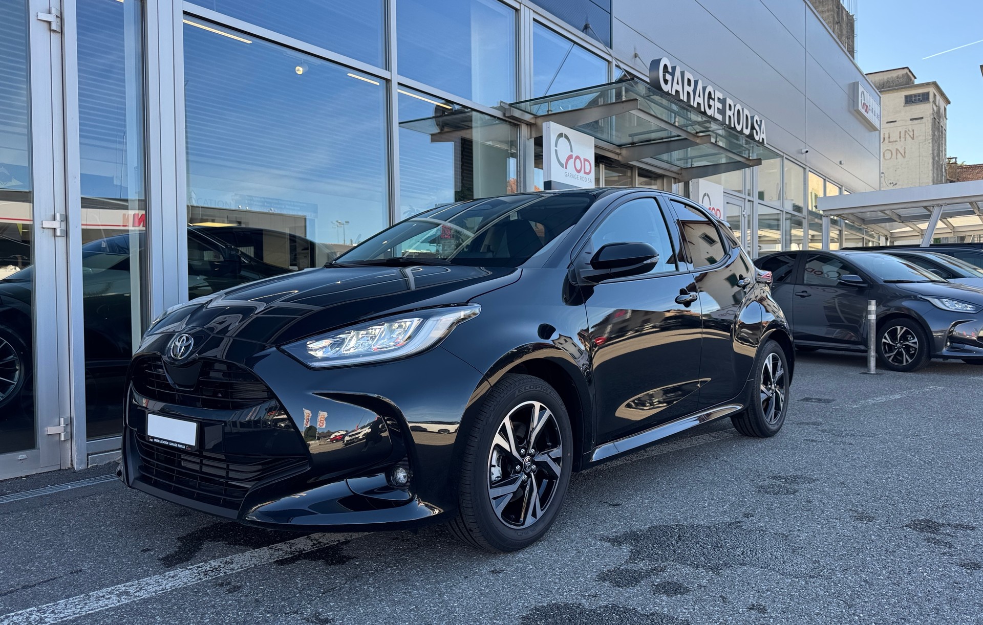 TOYOTA Yaris 1.5 Trend e-CVT-image-23