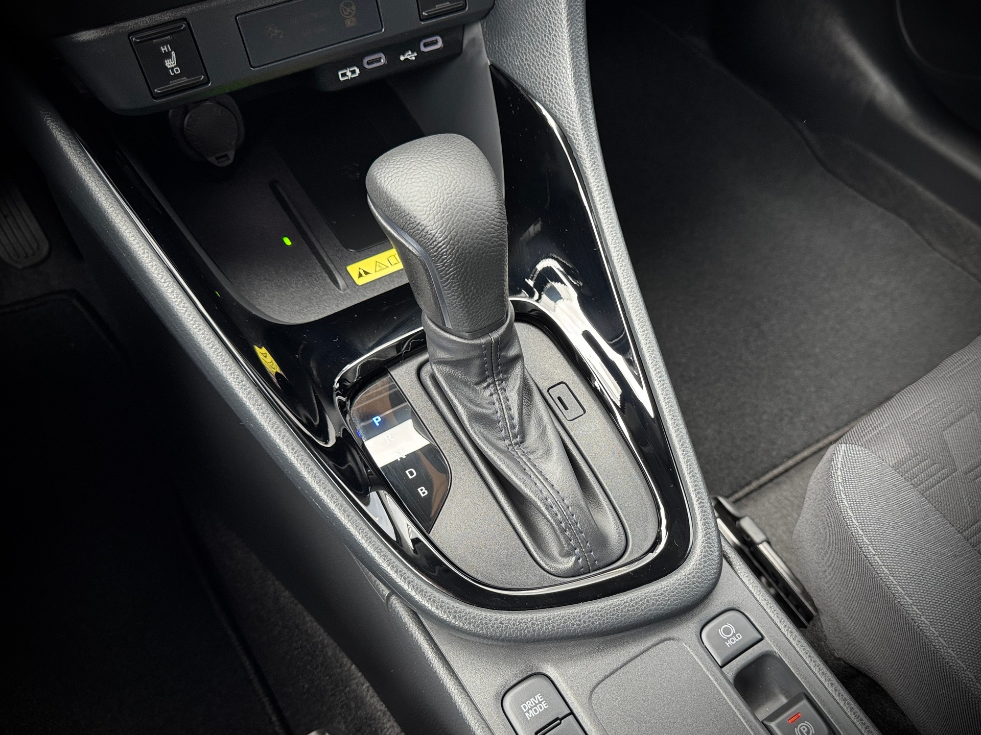 TOYOTA Yaris 1.5 Trend e-CVT-image-19