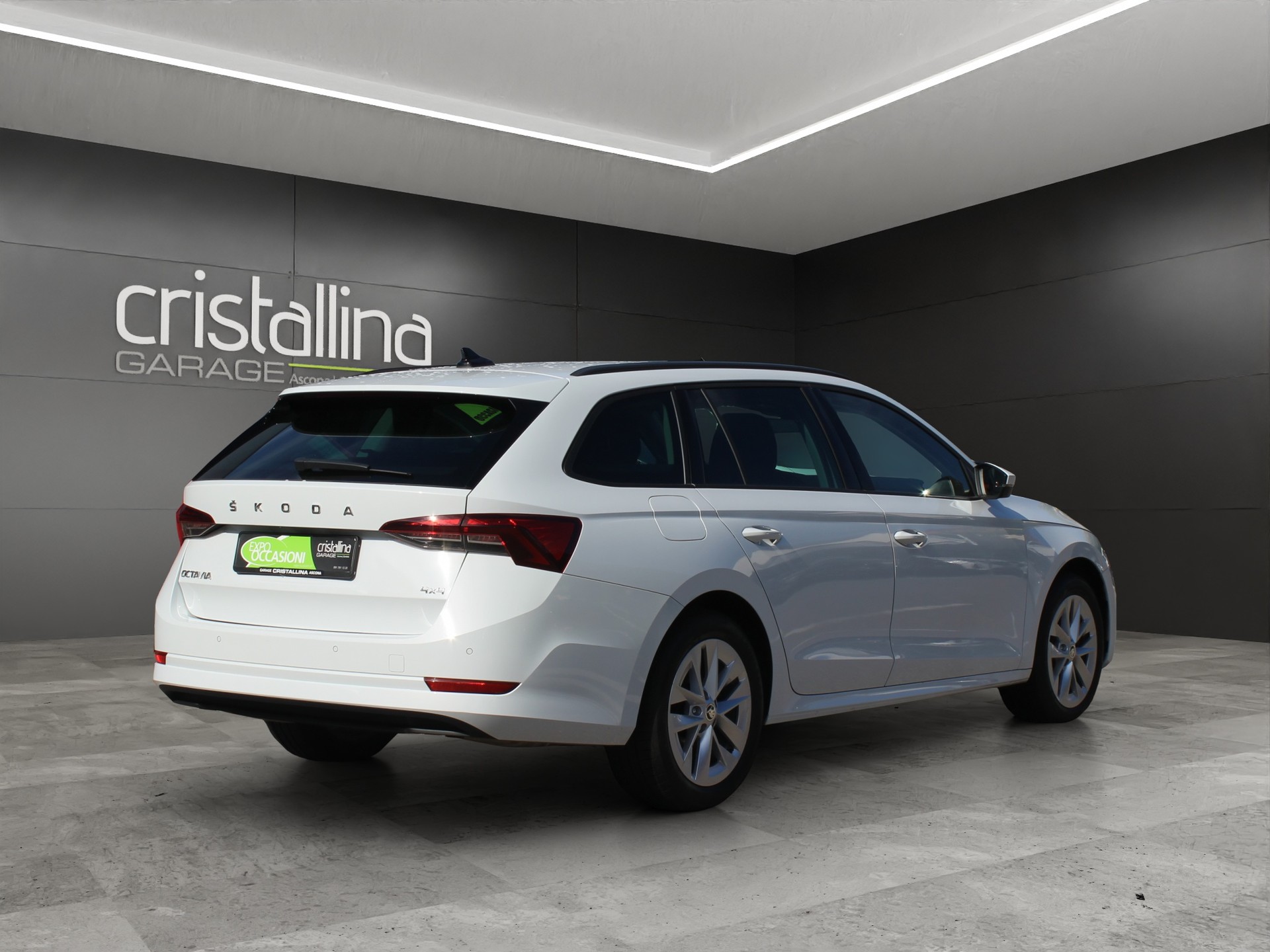 SKODA Octavia Combi 2.0 TSI Ambition 4x4 DSG-showroom-element-3