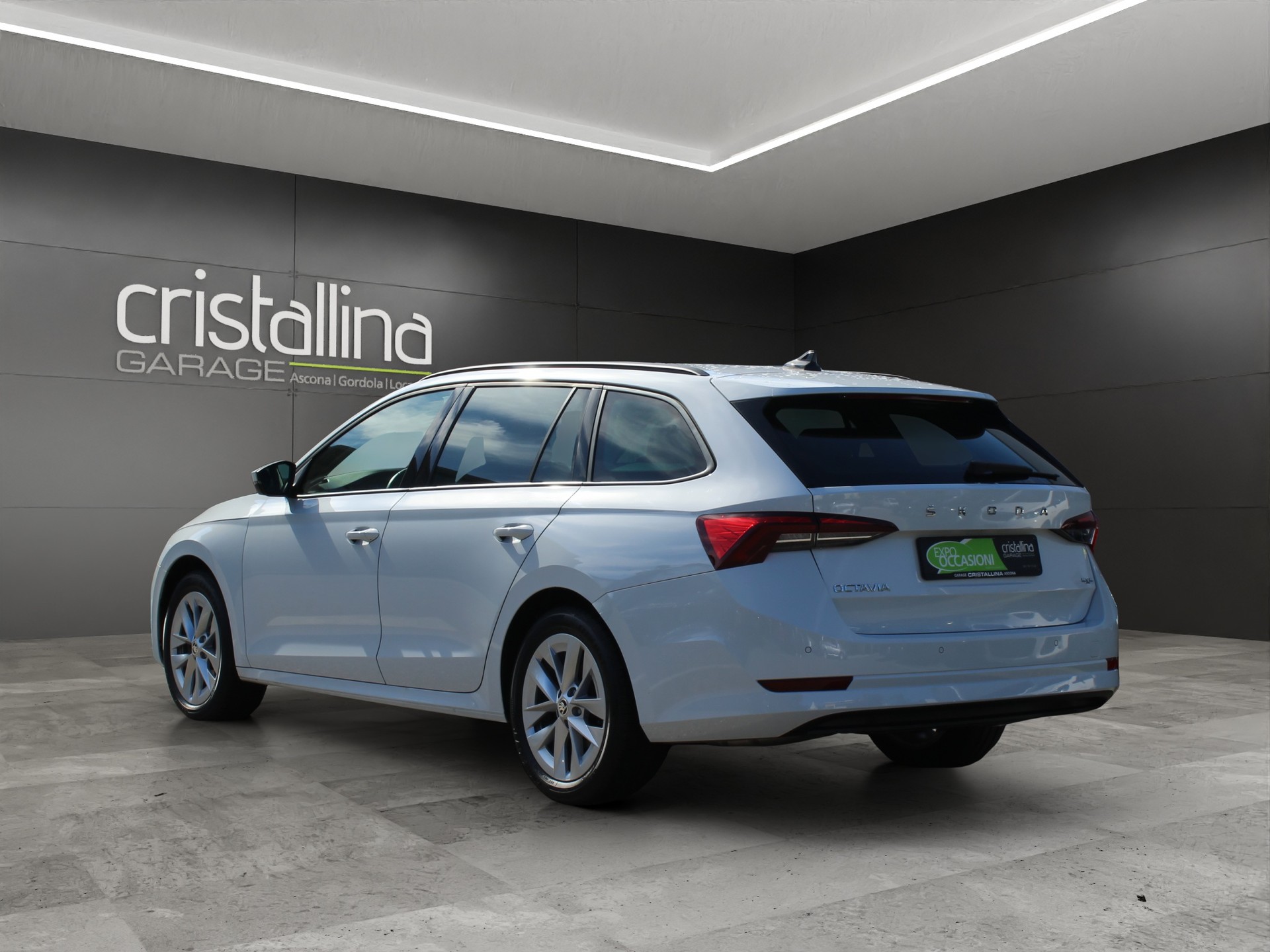 SKODA Octavia Combi 2.0 TSI Ambition 4x4 DSG-showroom-element-2